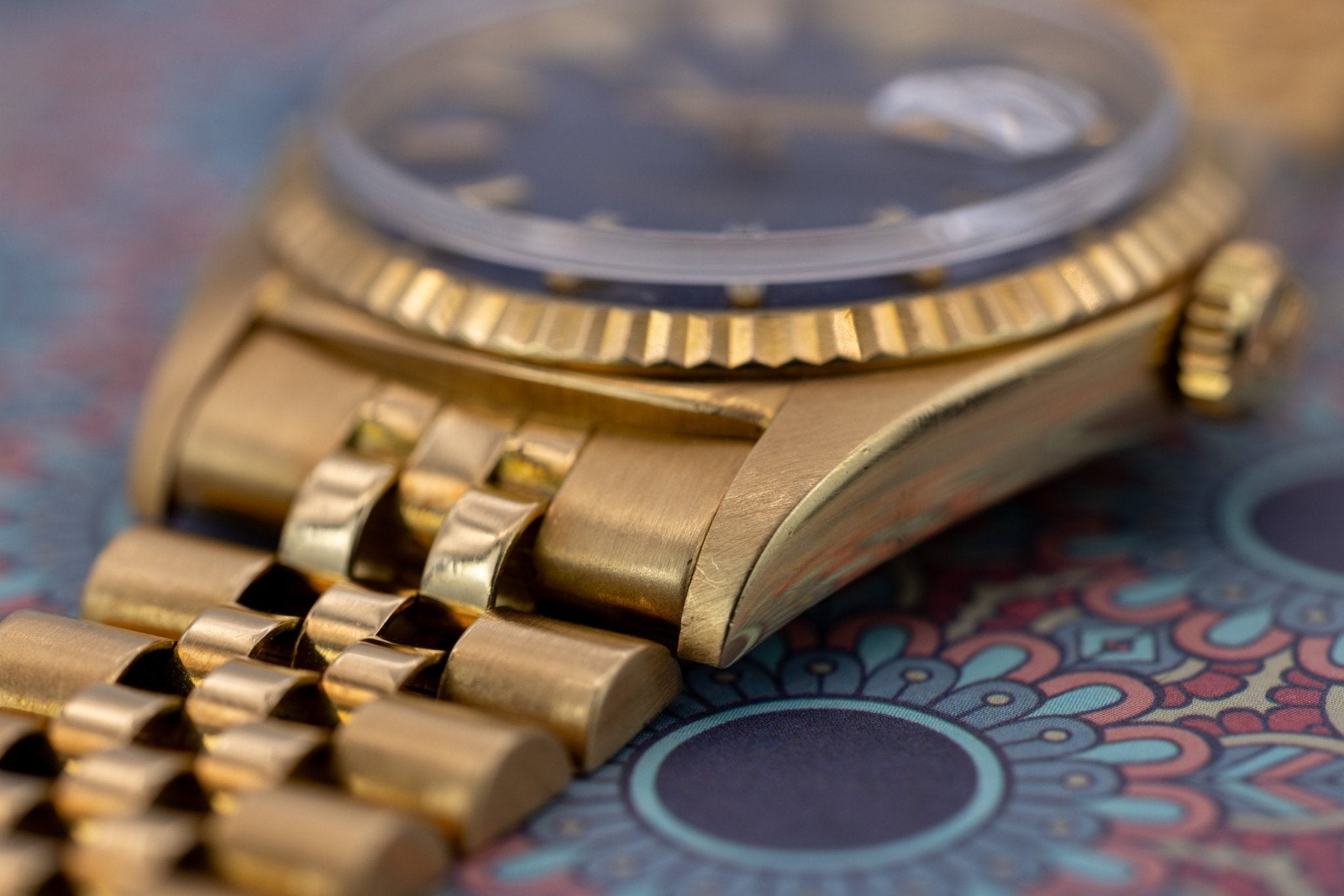 1970 Rolex Datejust Ref. 1601 | 18K YG | Dark Blue Sunburst Pie-Pan Dial - Sierra Time Co