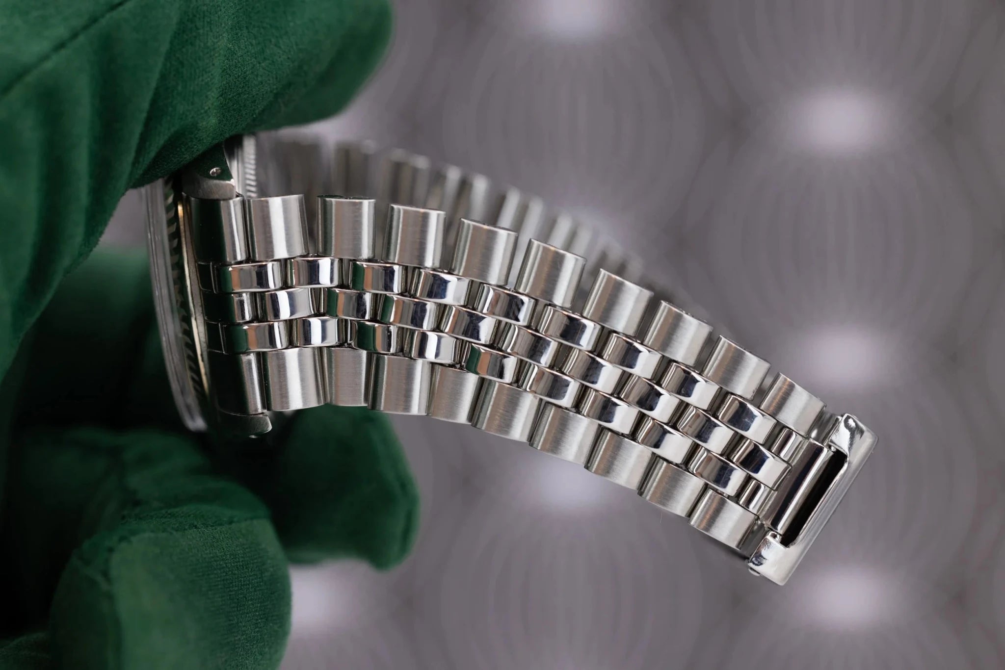 1973 Rolex Datejust Ref. 1601 | Silver Dial | Box and Papers - Sierra Time Co