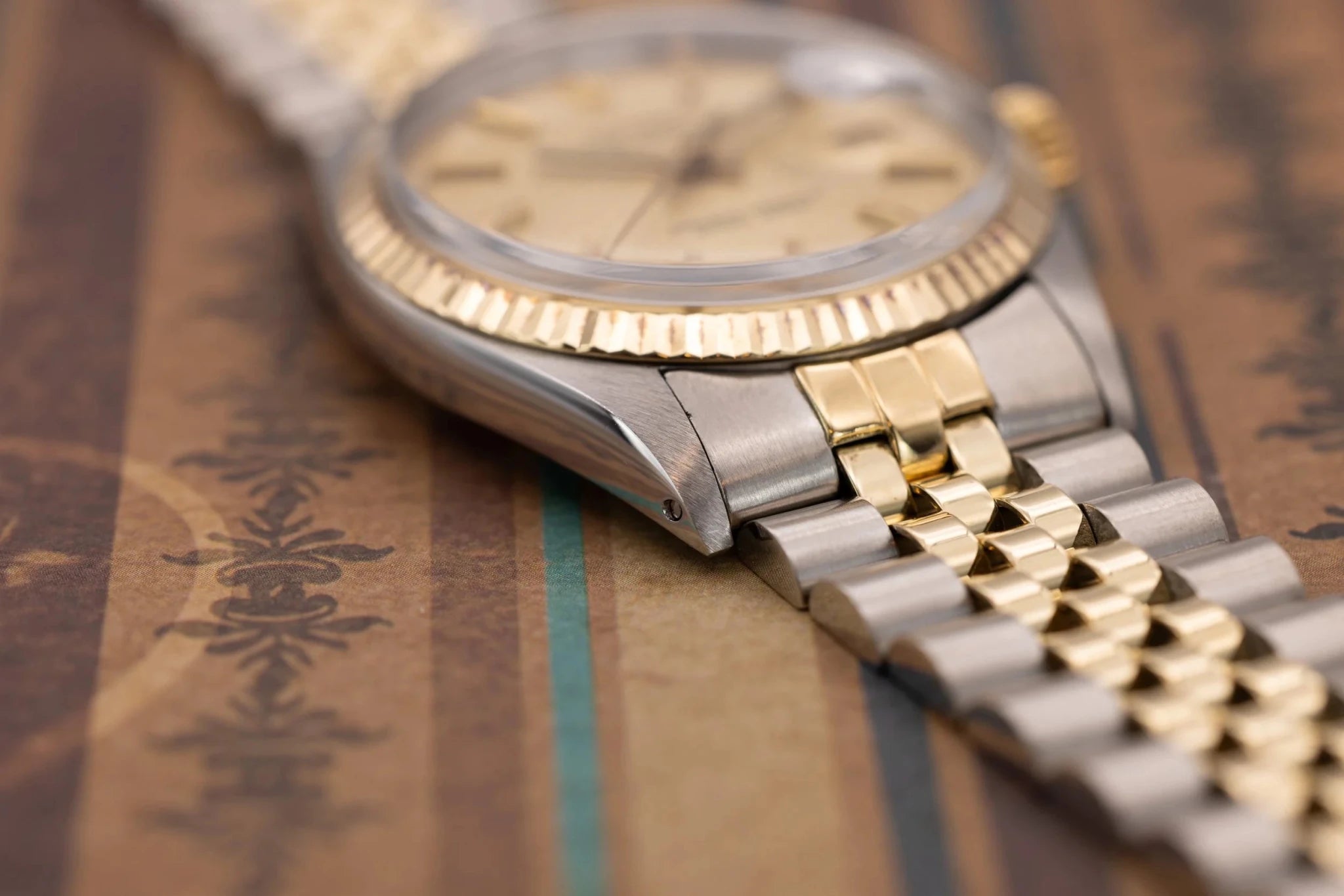 1978 Rolex Datejust Ref. 1601 | Champagne Linen Dial - Sierra Time Co