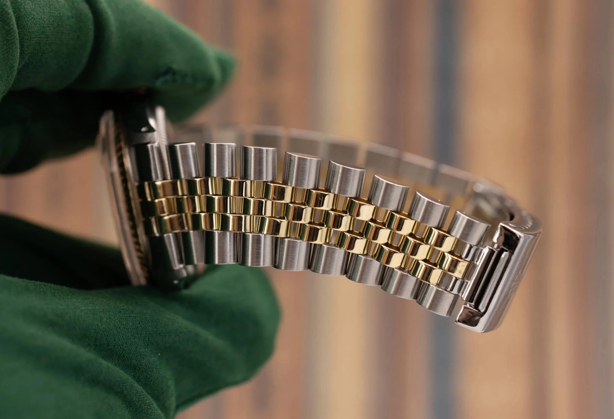 1978 Rolex Datejust Ref. 1601 | Champagne Linen Dial - Sierra Time Co