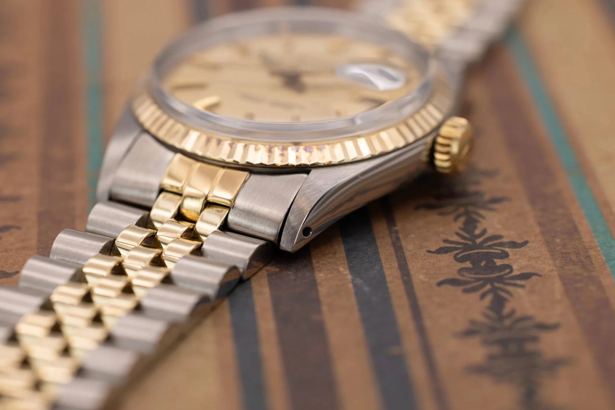 1978 Rolex Datejust Ref. 1601 | Champagne Linen Dial - Sierra Time Co