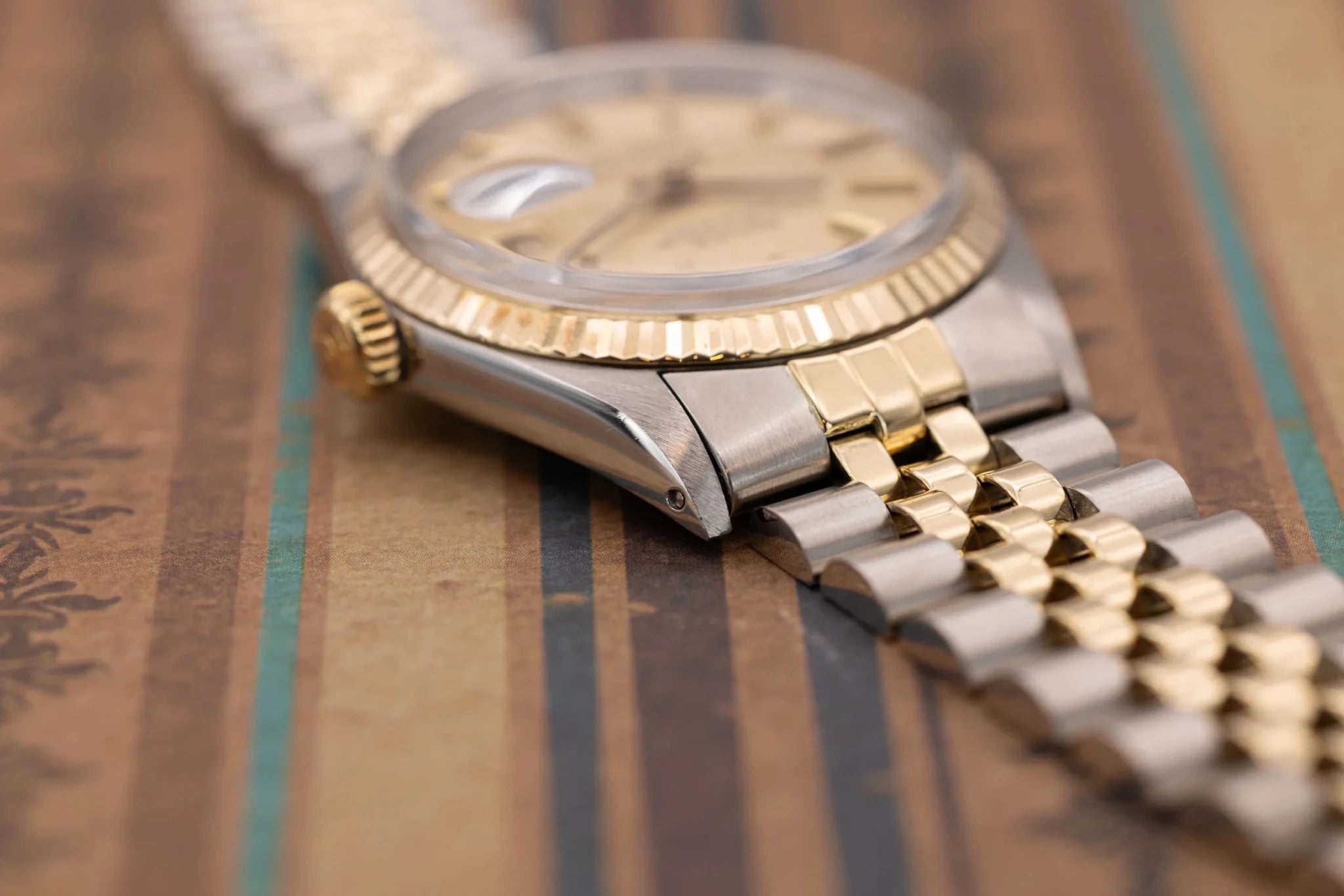 1978 Rolex Datejust Ref. 1601 | Champagne Linen Dial - Sierra Time Co