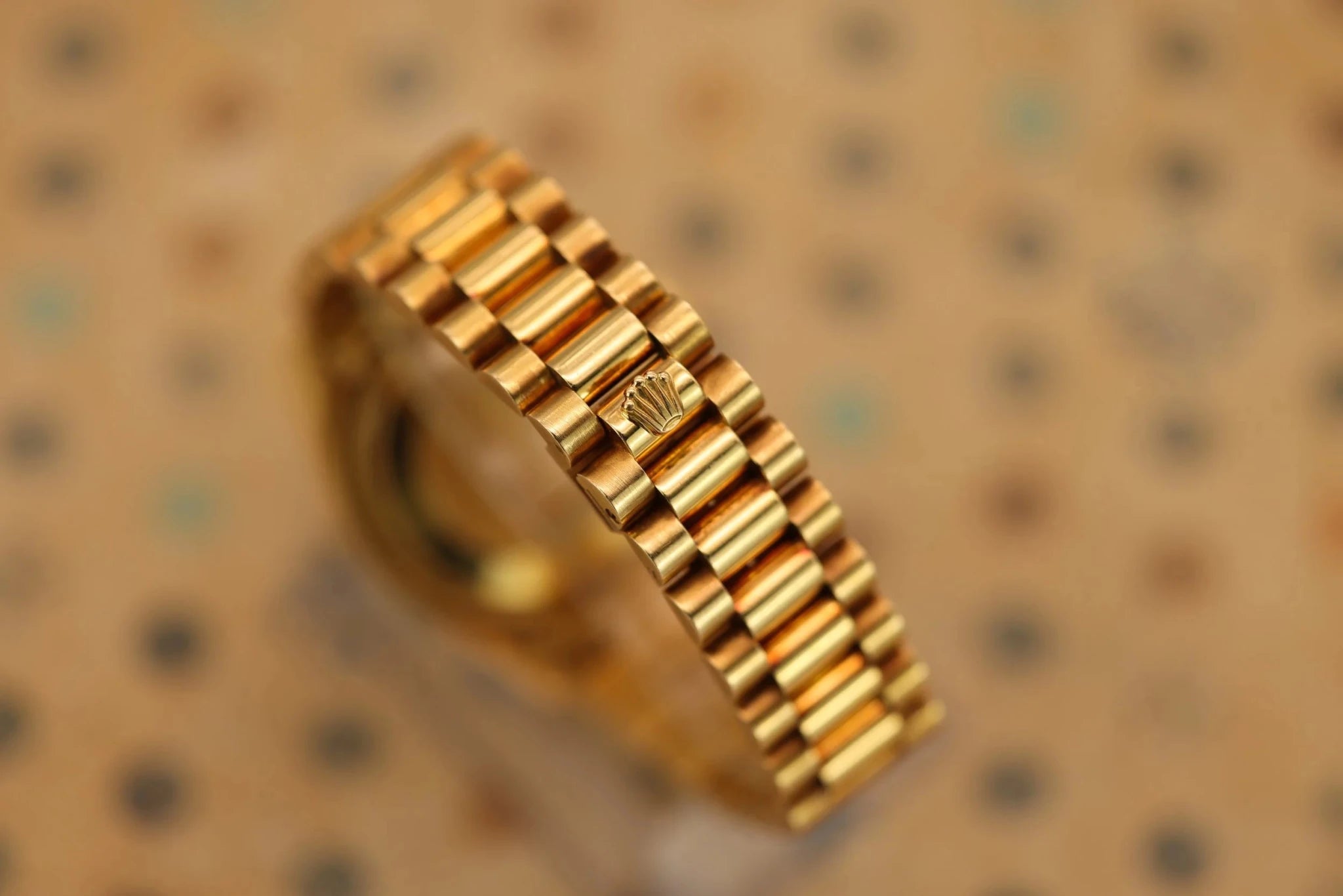 1982 Rolex Day-Date Ref. 18038 | Unpolished Fat-Case | Champagne Dial - Sierra Time Co