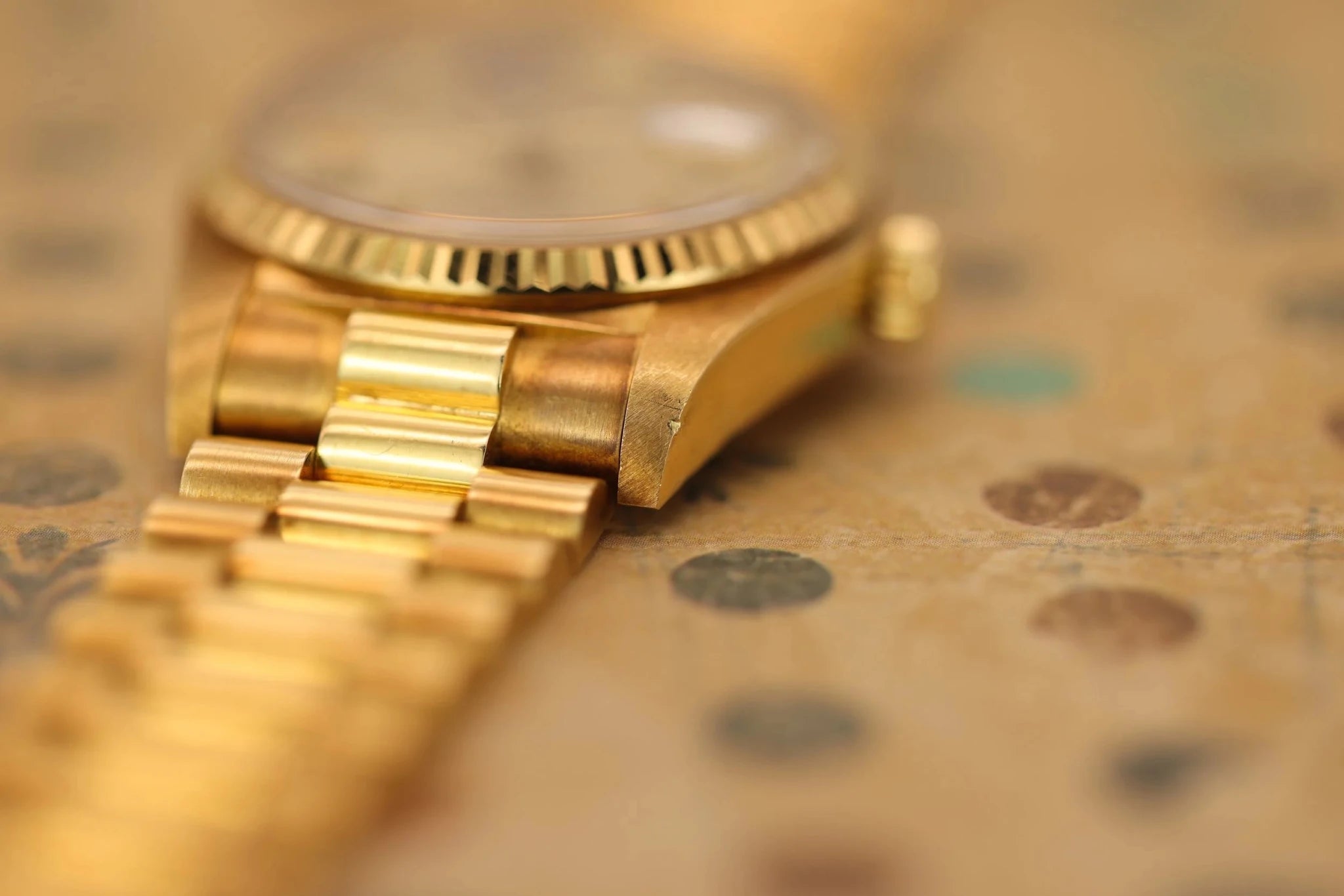 1982 Rolex Day-Date Ref. 18038 | Unpolished Fat-Case | Champagne Dial - Sierra Time Co