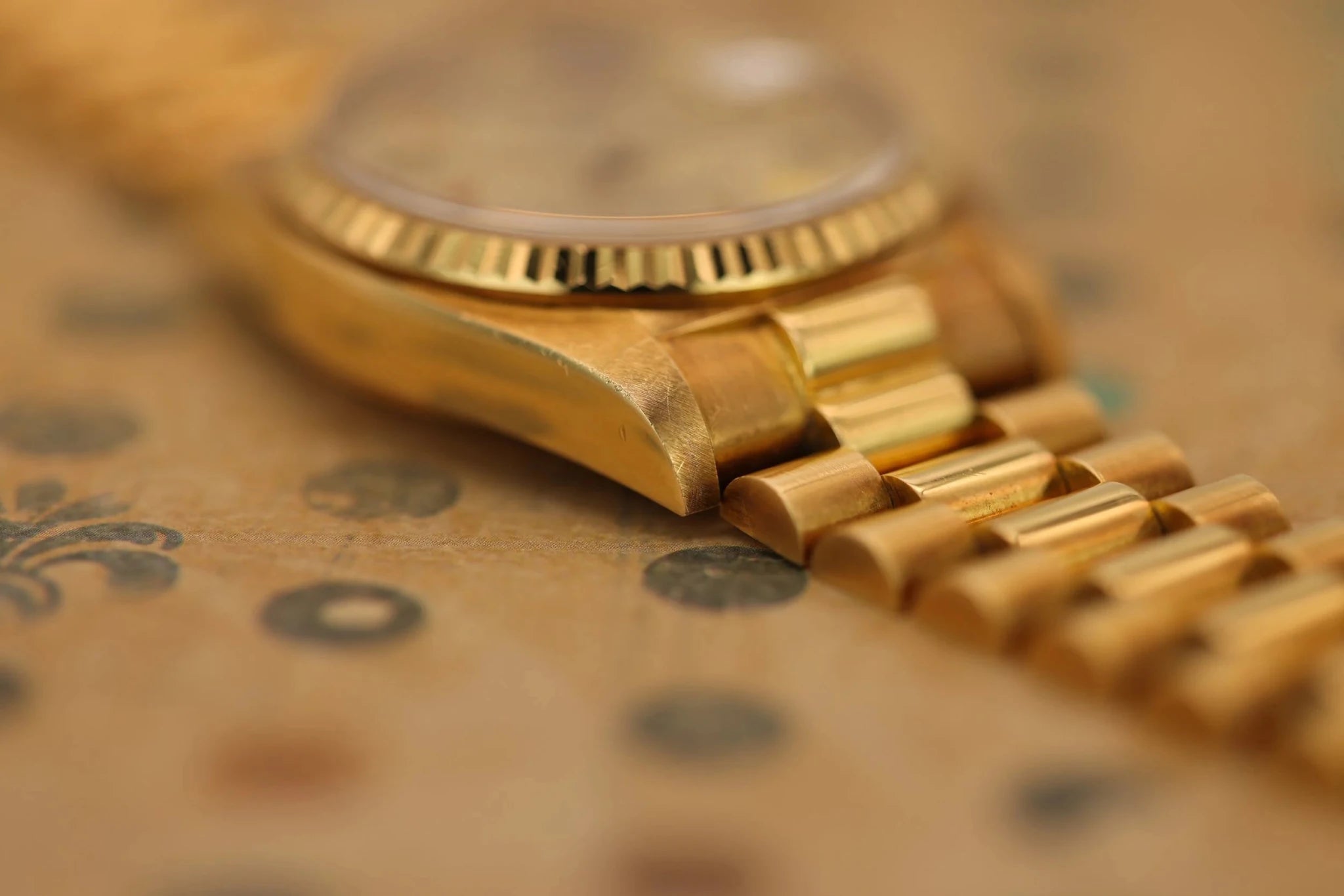 1982 Rolex Day-Date Ref. 18038 | Unpolished Fat-Case | Champagne Dial - Sierra Time Co