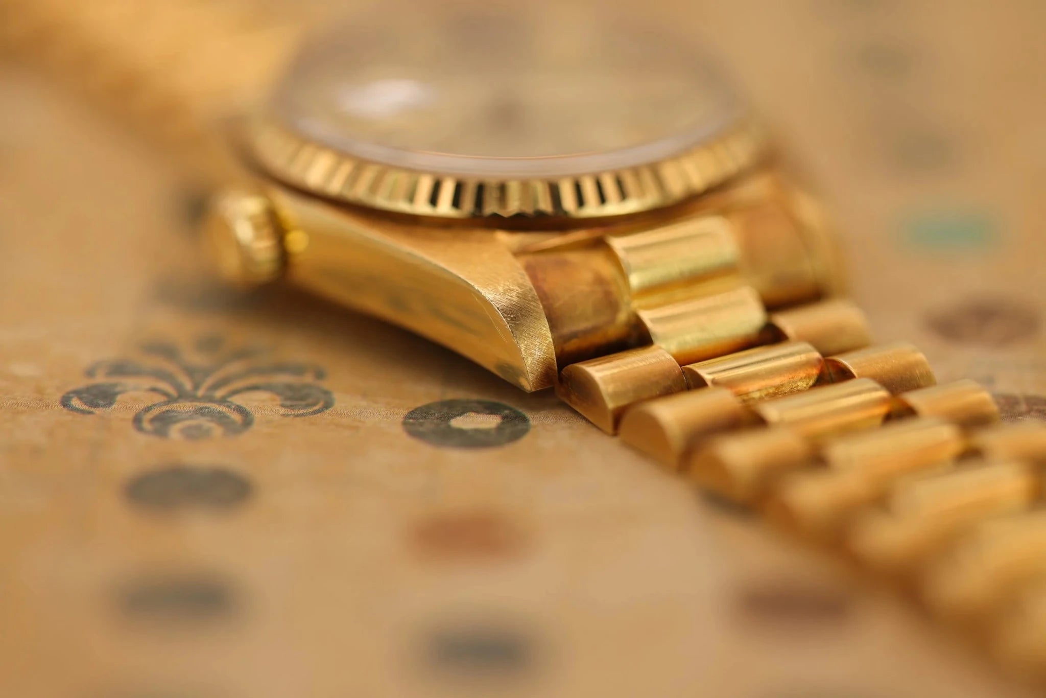 1982 Rolex Day-Date Ref. 18038 | Unpolished Fat-Case | Champagne Dial - Sierra Time Co