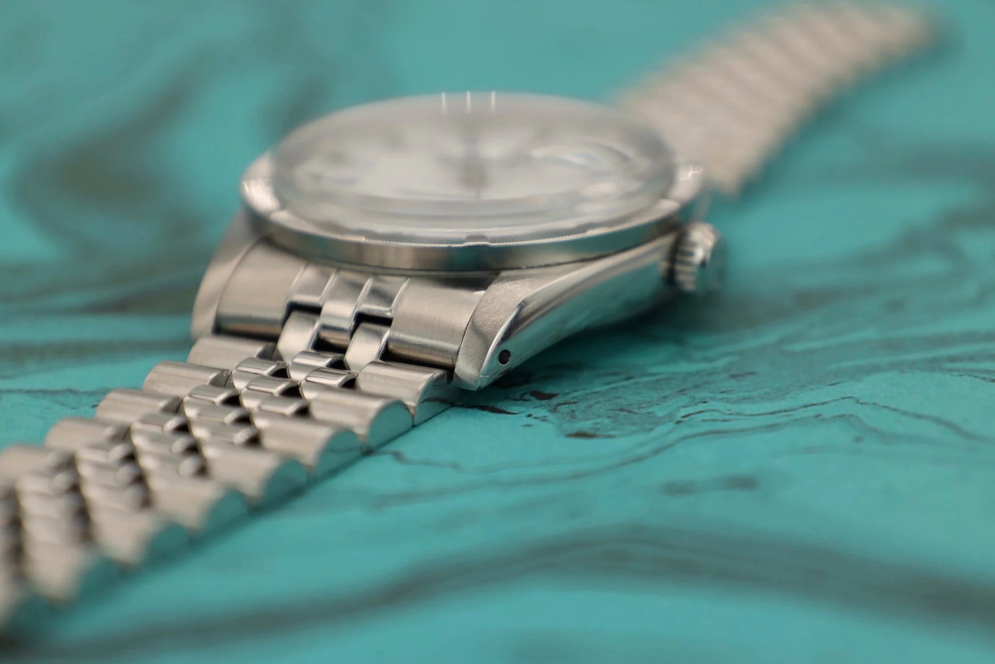 1988 Rolex Date Ref. 15010 White Roman Dial | Jubilee Bracelet - Sierra Time Co