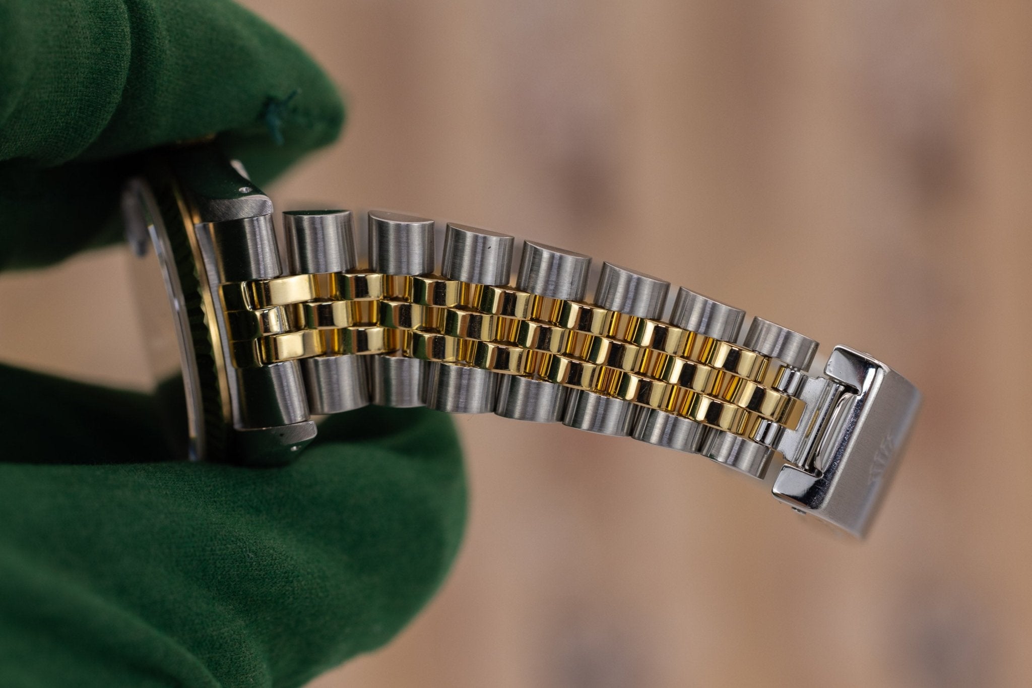 1989 Rolex Ladies Datejust Ref. 68273 | 31mm | Champagne Dial - Sierra Time Co