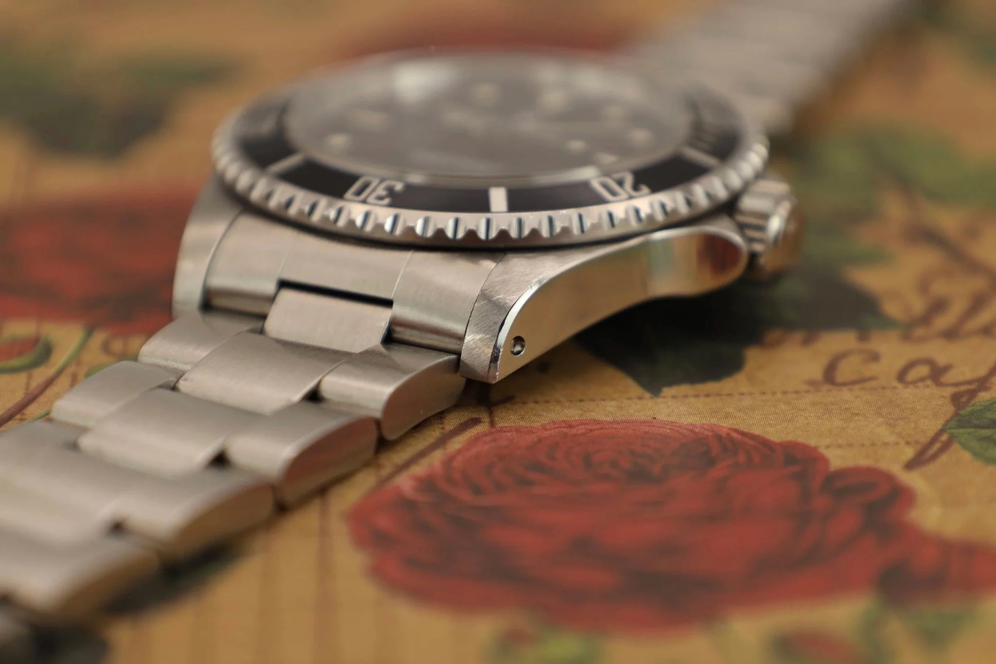 1990 Rolex Submariner Ref. 14060 | Creamy Patina | Box and Papers - Sierra Time Co