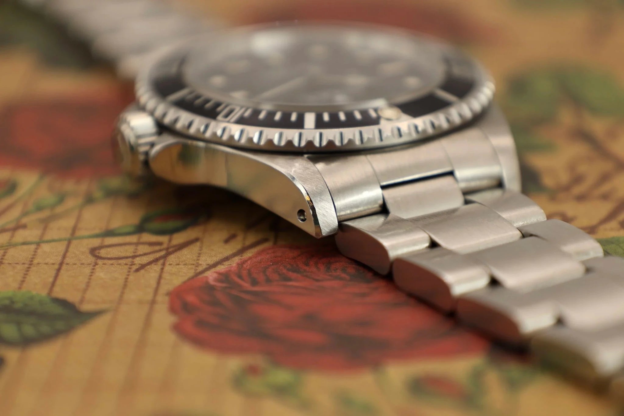 1990 Rolex Submariner Ref. 14060 | Creamy Patina | Box and Papers - Sierra Time Co