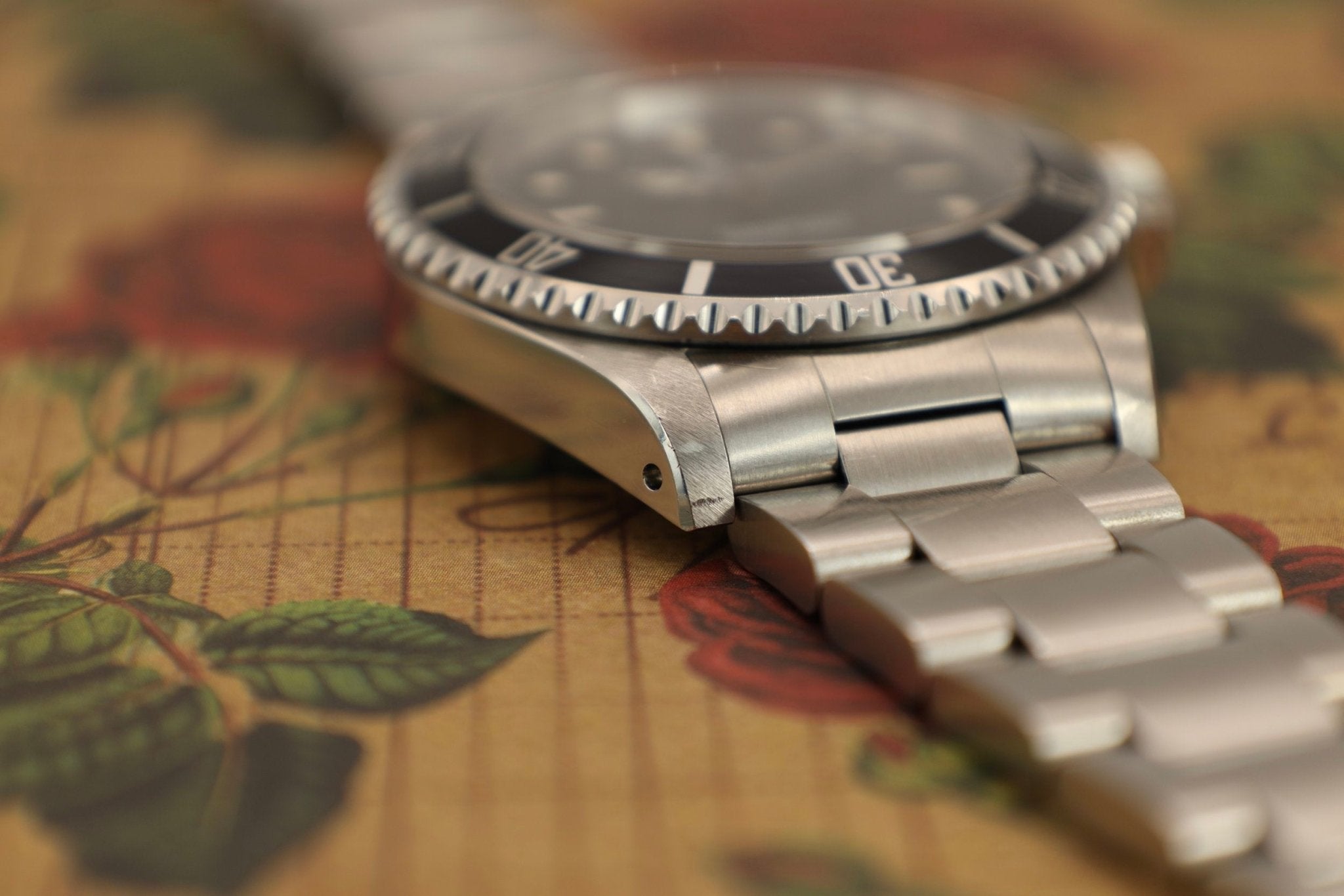 1990 Rolex Submariner Ref. 14060 | Creamy Patina | Box and Papers - Sierra Time Co