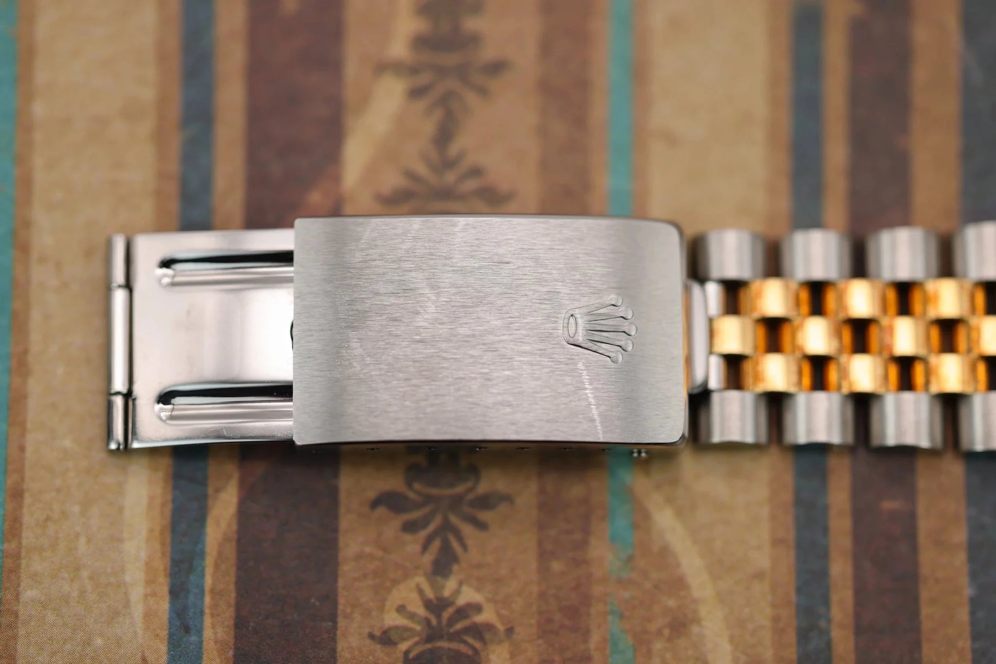 1993 Rolex Datejust Ref. 16233 | Champagne Dial - Sierra Time Co