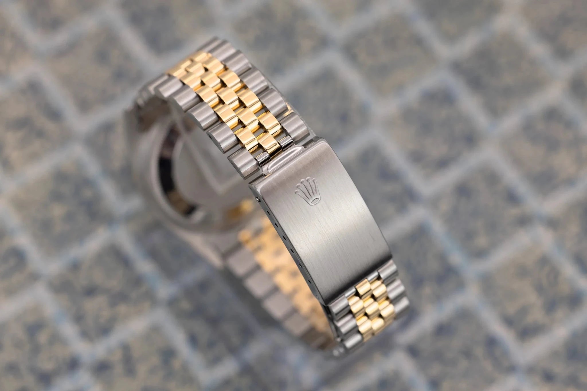 1993 Rolex Datejust Ref. 16233 | Champagne Dial | Box and Papers - Sierra Time Co