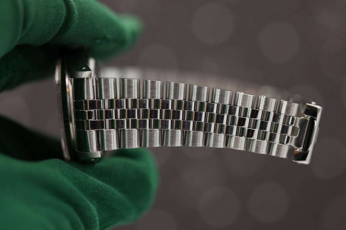 1994 Rolex Datejust Ref. 16234 | Silver Dial - Sierra Time Co