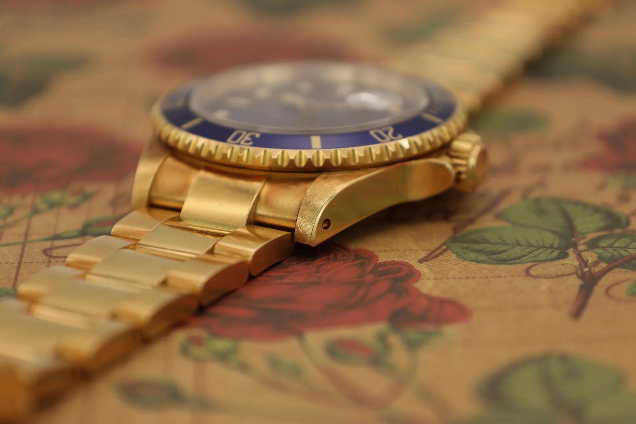 1994 Rolex Submariner Ref. 16618 | 18K YG | Blue Dial - Sierra Time Co
