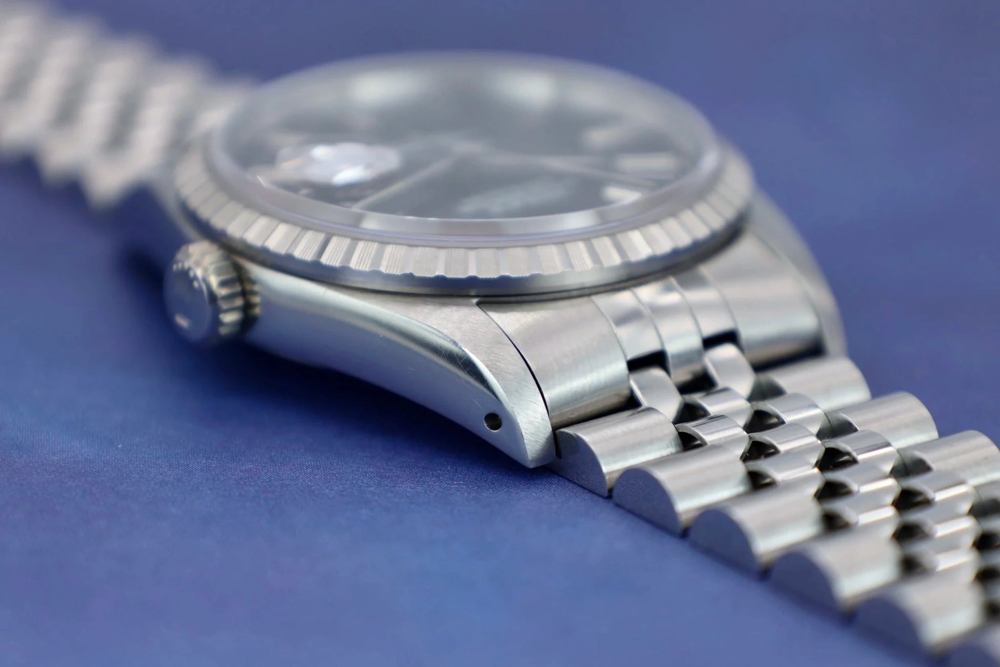 1995 Rolex Datejust Ref. 16220 Black Dial | Mint | Box and Papers - Sierra Time Co