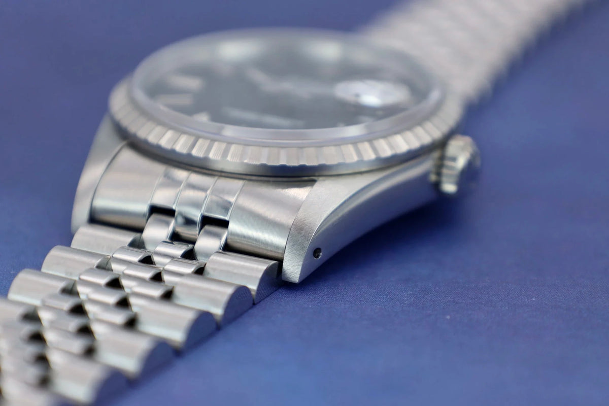 1995 Rolex Datejust Ref. 16220 Black Dial | Mint | Box and Papers - Sierra Time Co