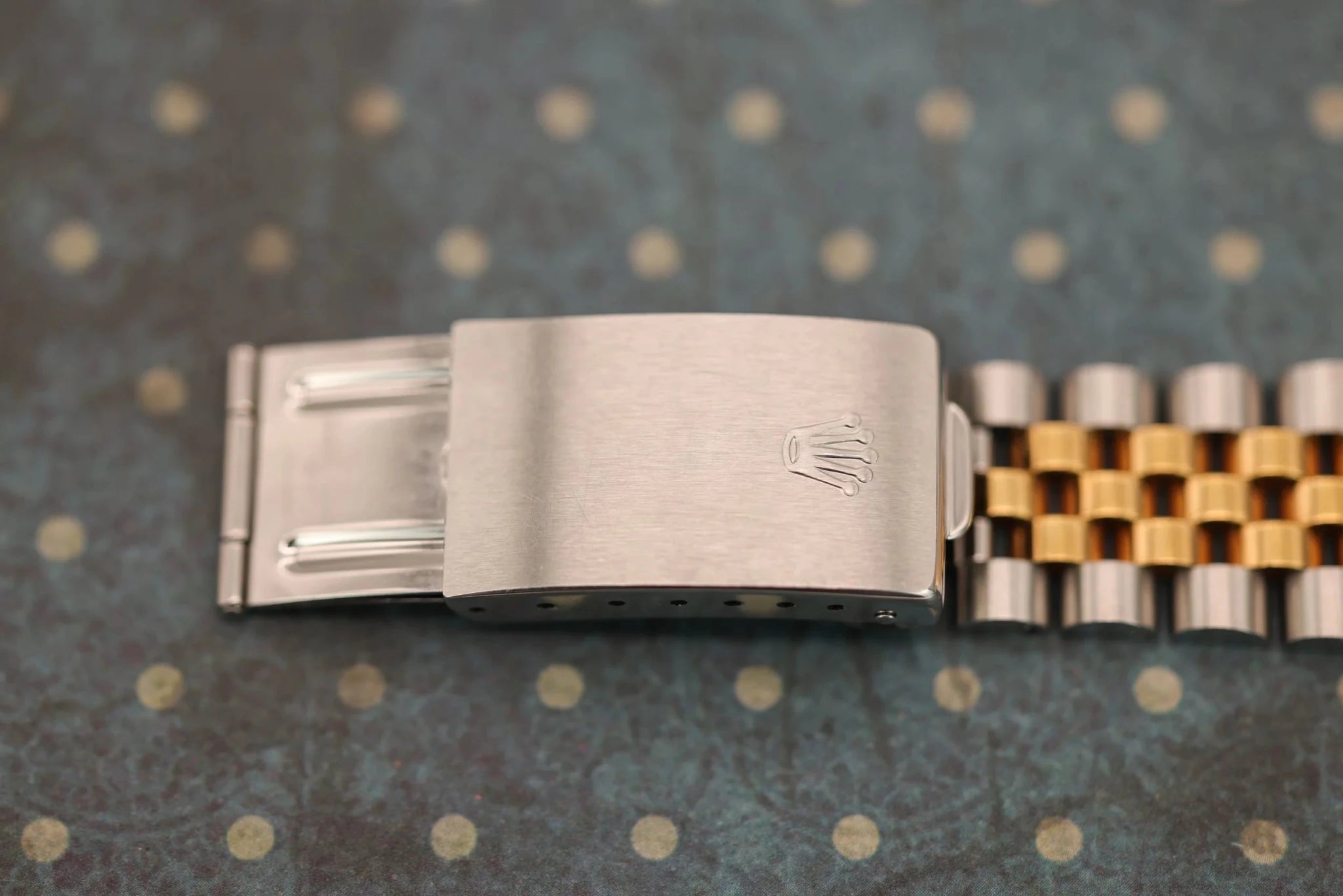 1995 Rolex Datejust Ref. 16233 | Champagne Dial - Sierra Time Co