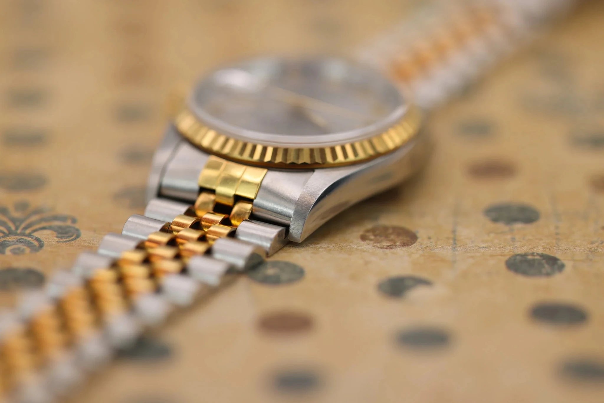 1995 Rolex Datejust Ref. 16233 | Grey Roman Dial - Sierra Time Co