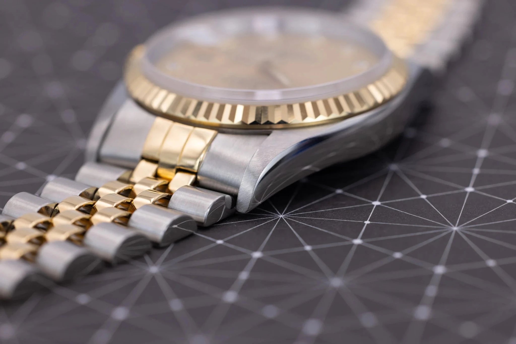 1995 Rolex Datejust Ref. 16233G | Champagne Big Diamond Dial - Sierra Time Co