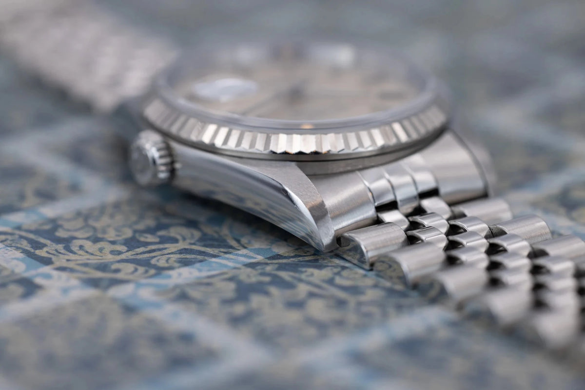 1995 Rolex Datejust Ref. 16234 | Silver Stick Dial | No-Holes Case - Sierra Time Co
