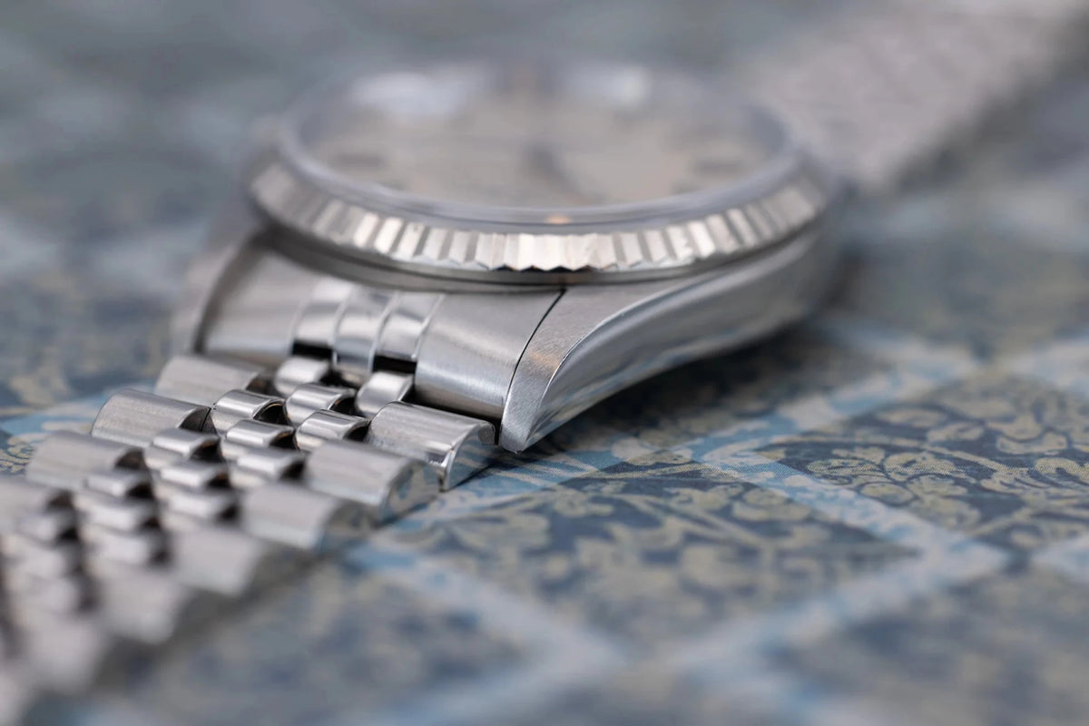 1995 Rolex Datejust Ref. 16234 | Silver Stick Dial | No-Holes Case - Sierra Time Co