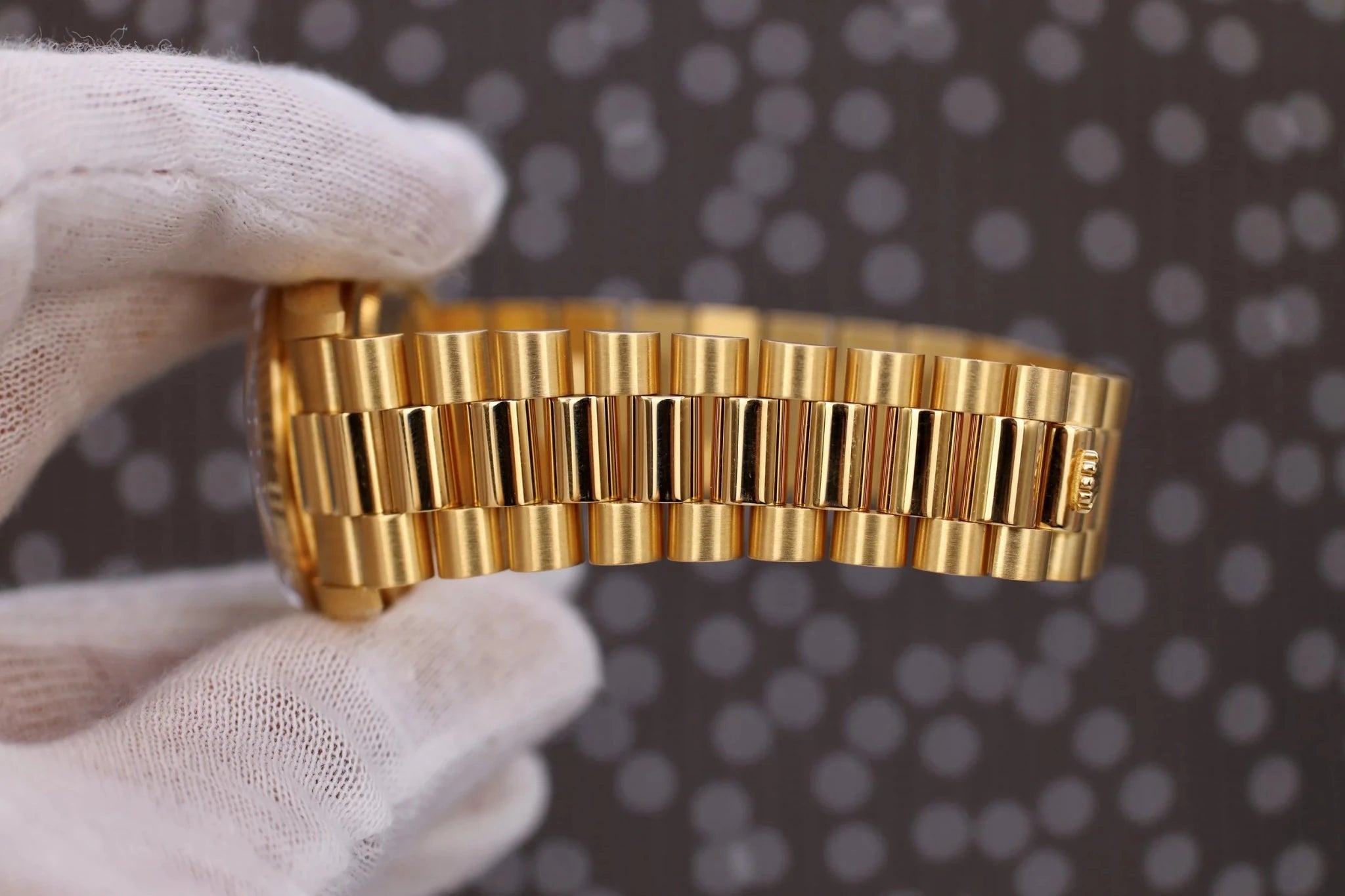 1995 Rolex Day-Date Ref. 18238 | Emerald and Diamond String Dial | Full Set - Sierra Time Co
