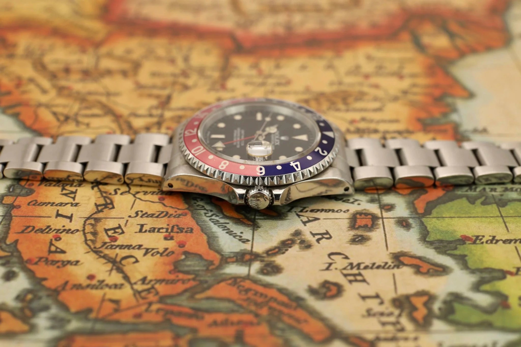 1995 Rolex GMT Master Ref. 16700 pepsi | Creamy Patina | Box and Papers - Sierra Time Co
