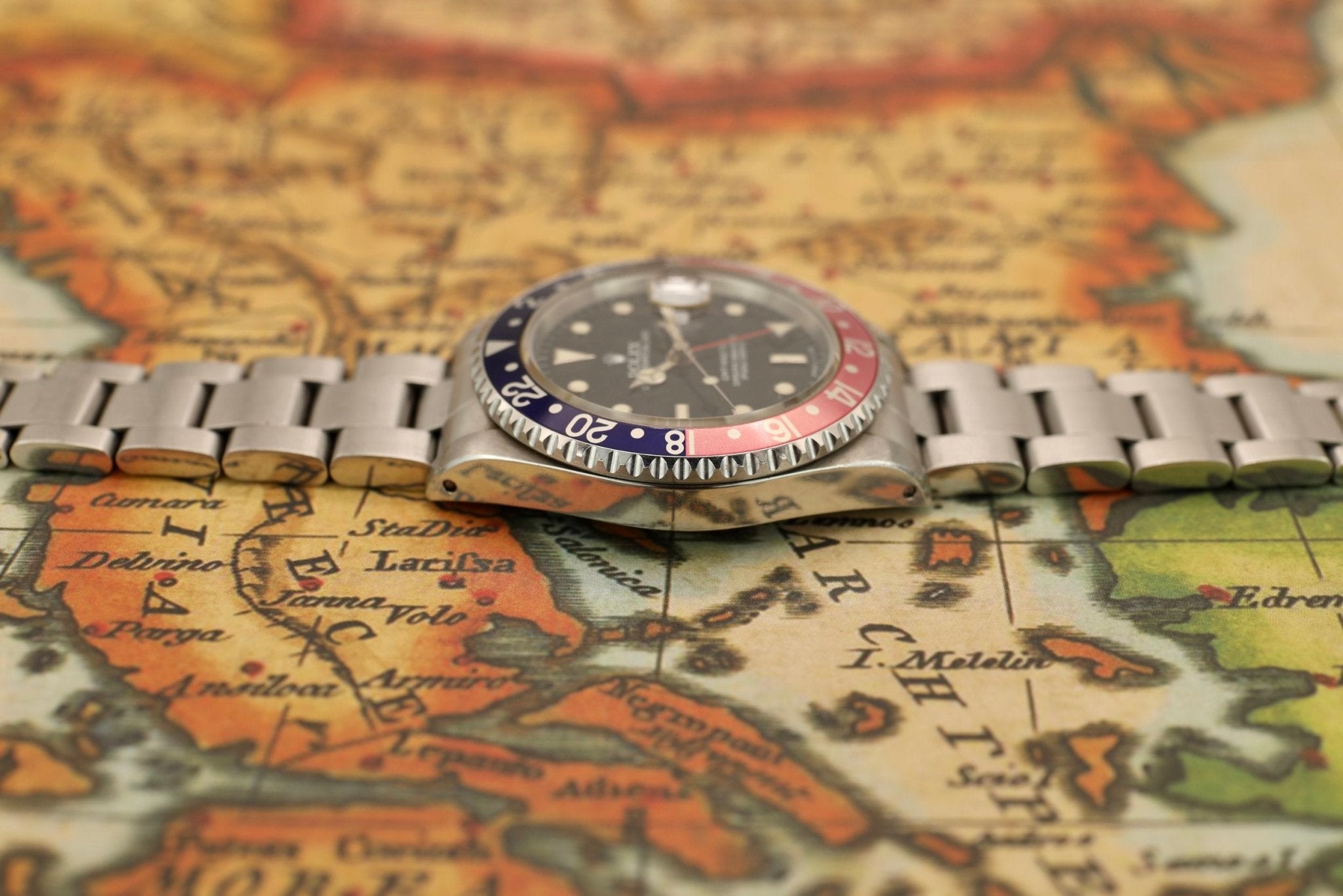 1995 Rolex GMT Master Ref. 16700 pepsi | Creamy Patina | Box and Papers - Sierra Time Co