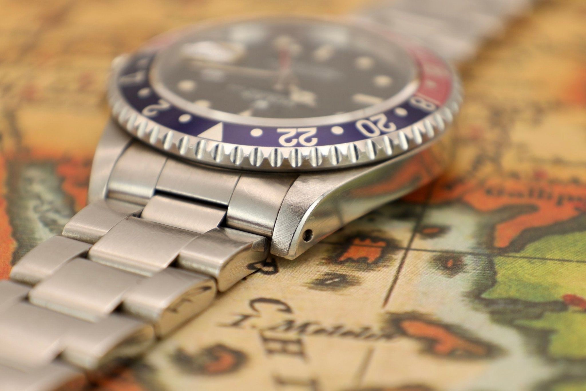 1995 Rolex GMT Master Ref. 16700 pepsi | Creamy Patina | Box and Papers - Sierra Time Co