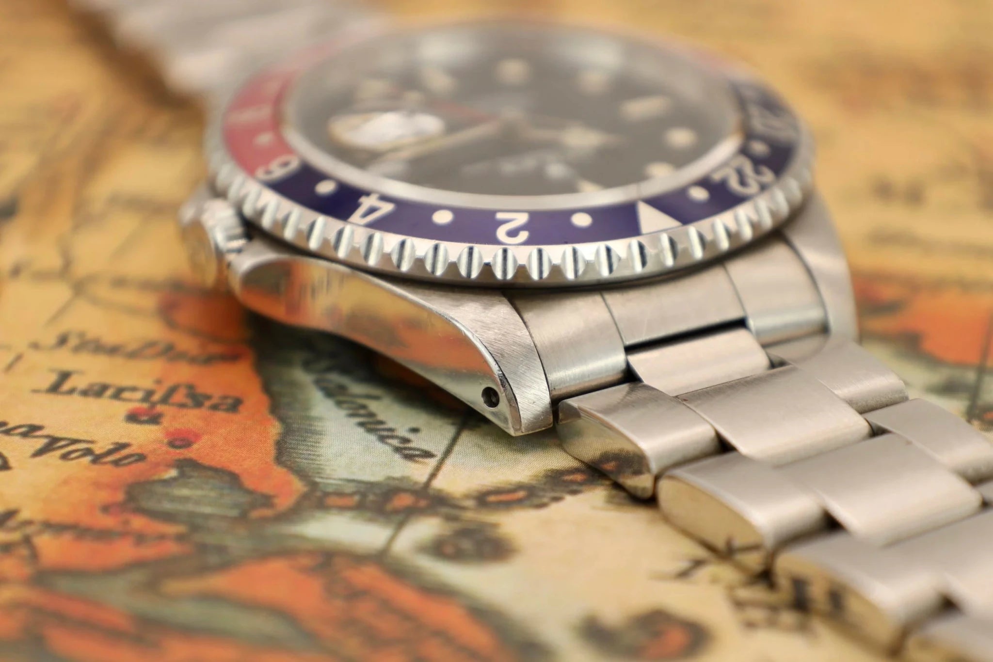 1995 Rolex GMT Master Ref. 16700 pepsi | Creamy Patina | Box and Papers - Sierra Time Co