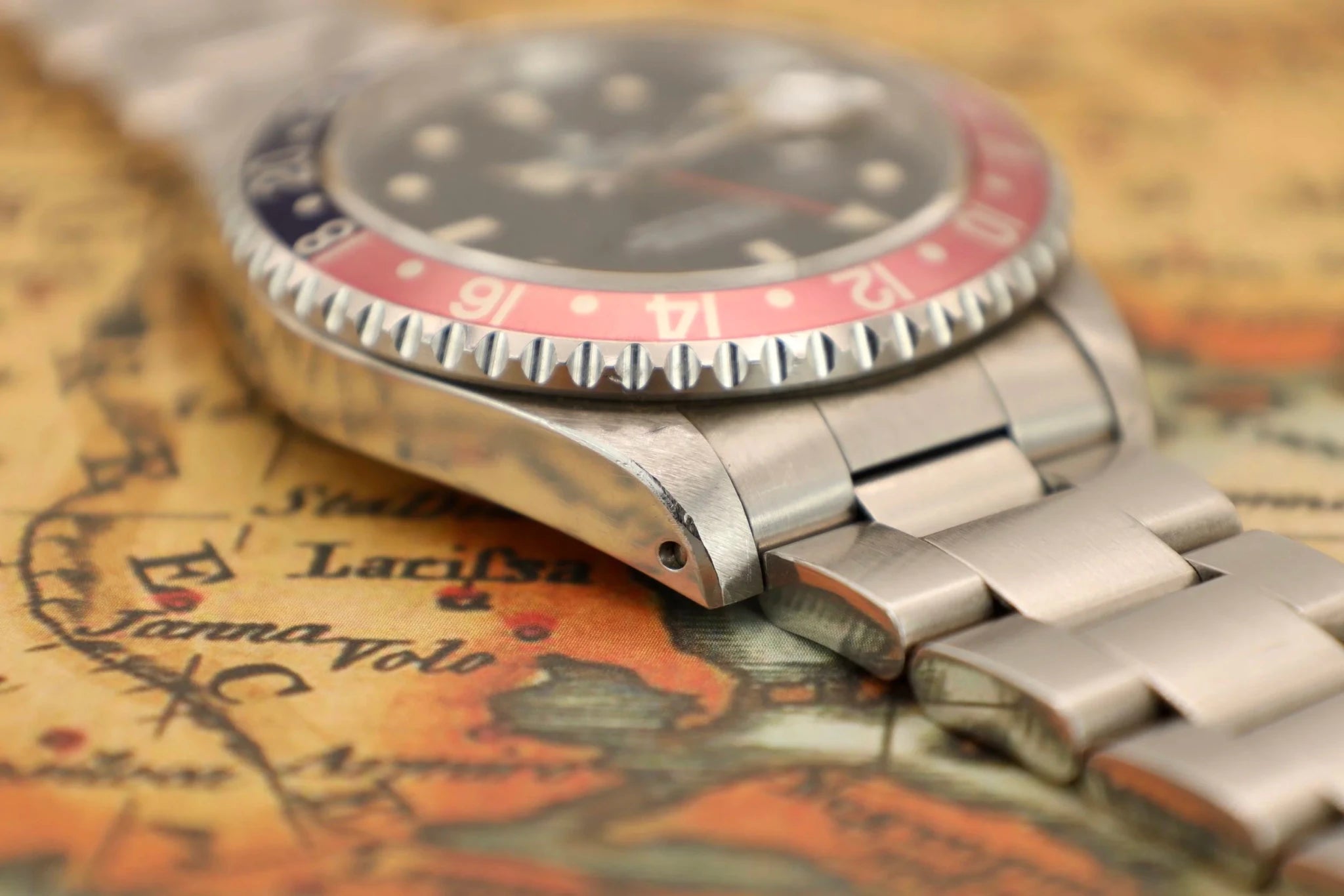 1995 Rolex GMT Master Ref. 16700 pepsi | Creamy Patina | Box and Papers - Sierra Time Co