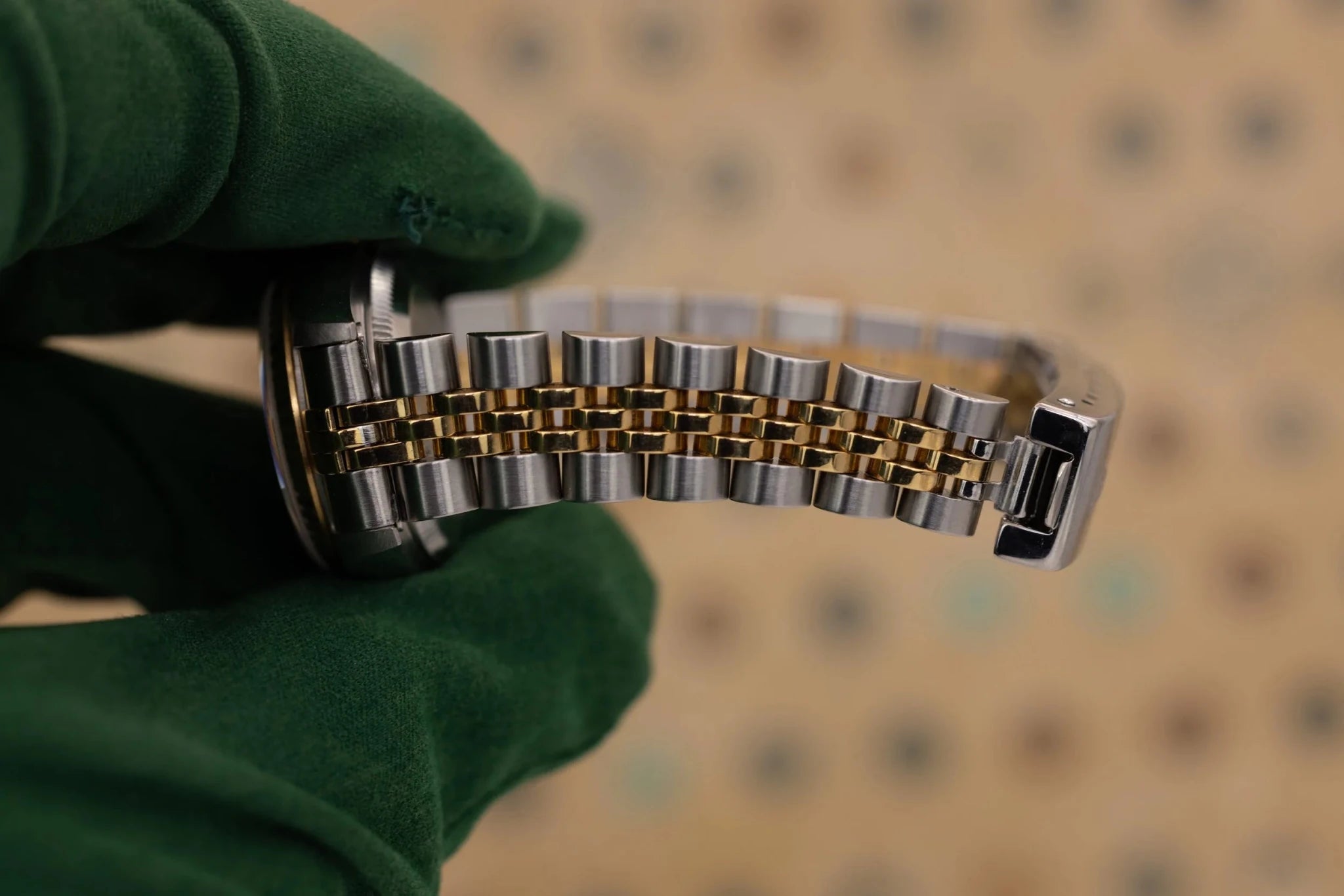 1995 Rolex Ladies Datejust Ref. 69173 | Champagne Linen Dial | Box and Papers - Sierra Time Co