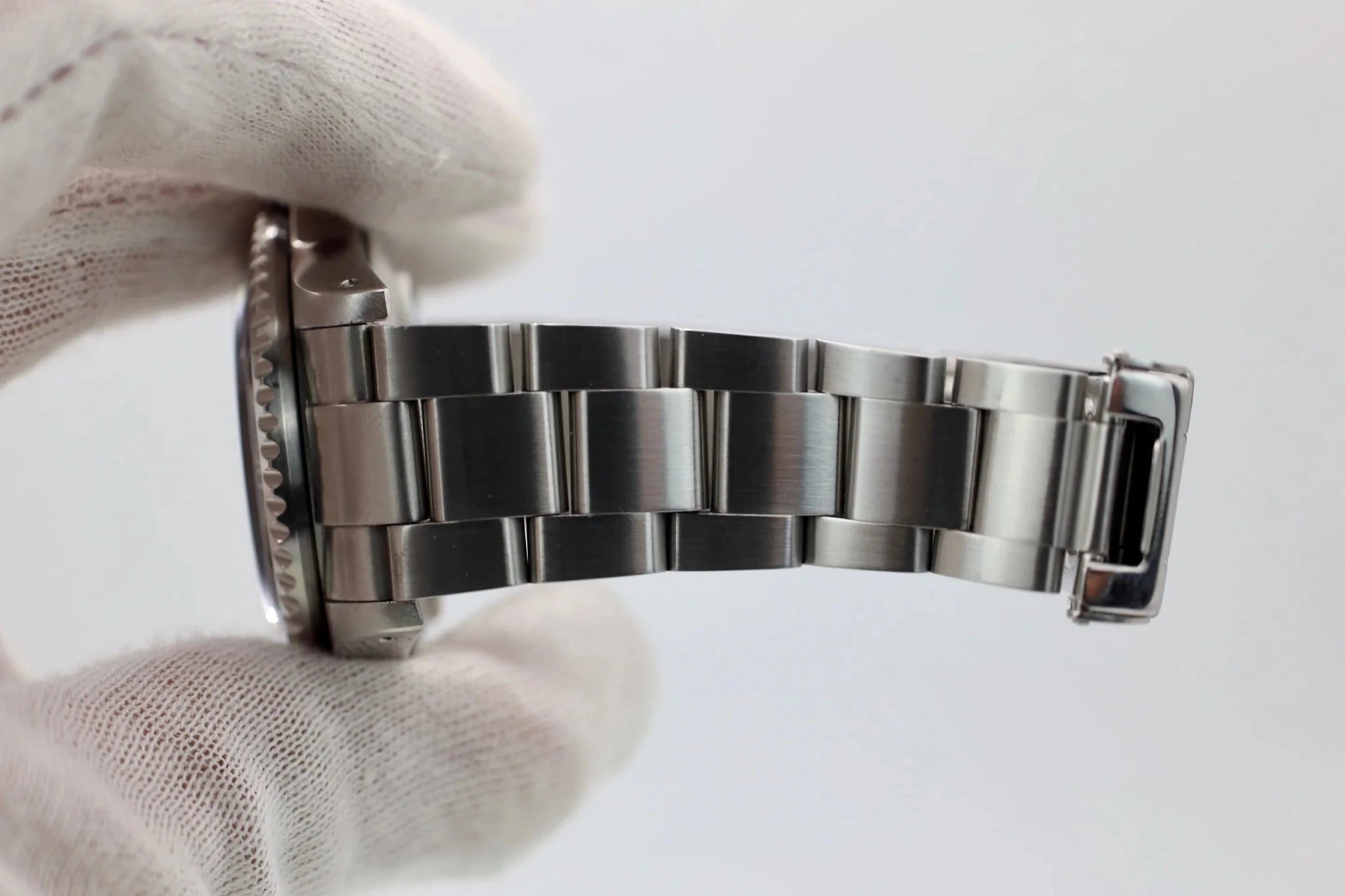 1995 Rolex Sea Dweller Ref. 16600 | Box and Papers - Sierra Time Co