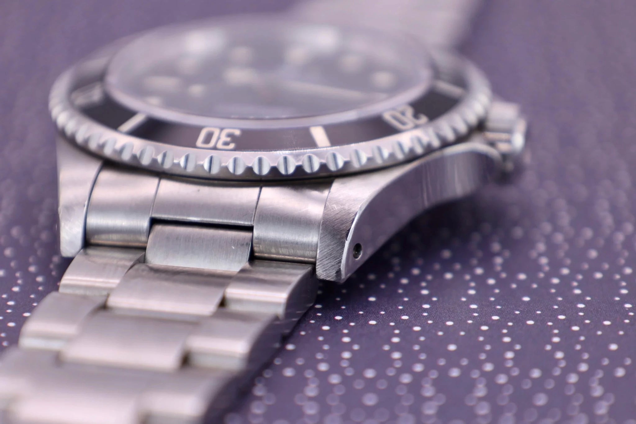 1996 Rolex Submariner Ref. 14060 | Creamy Tritium | Box and Papers - Sierra Time Co