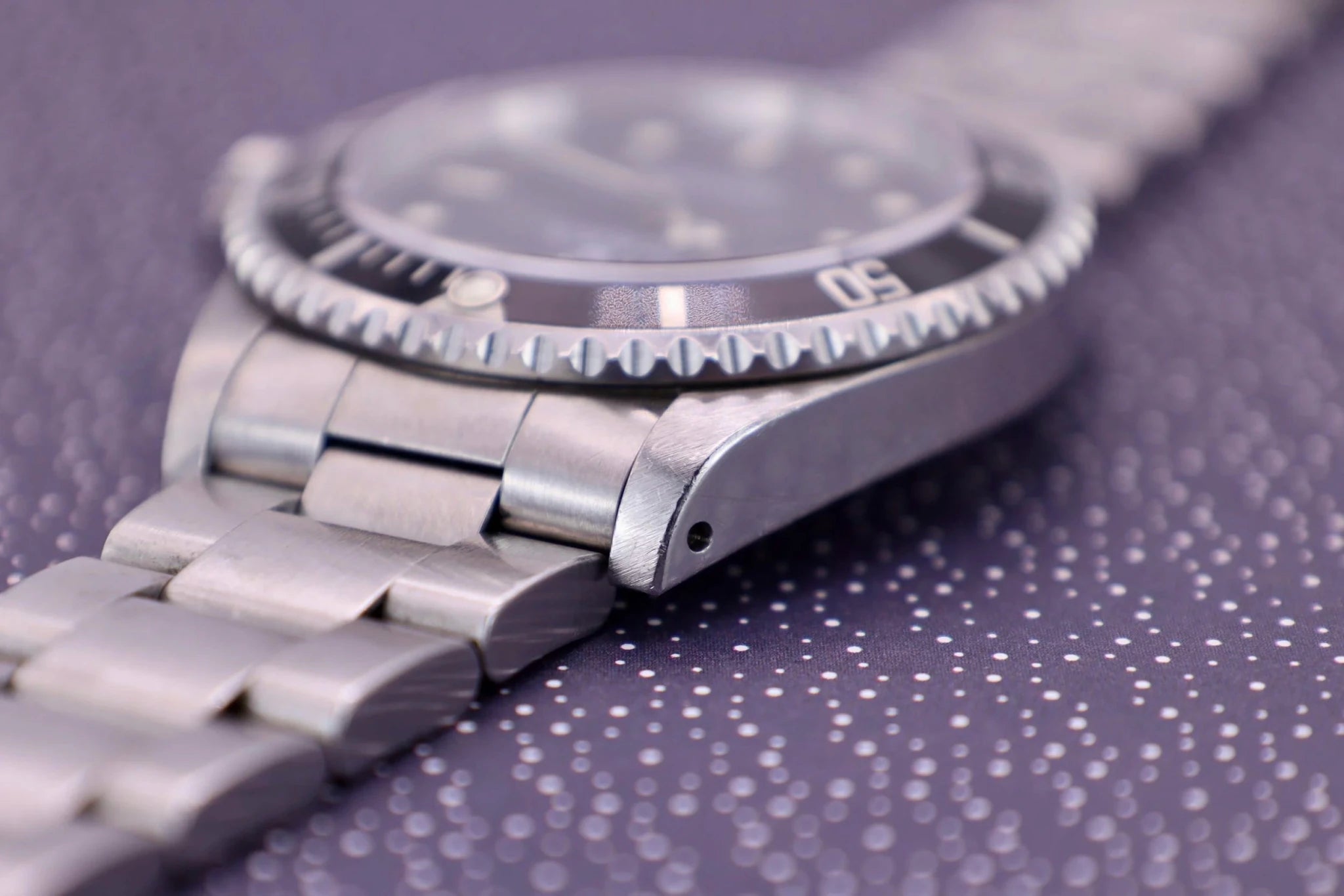 1996 Rolex Submariner Ref. 14060 | Creamy Tritium | Box and Papers - Sierra Time Co
