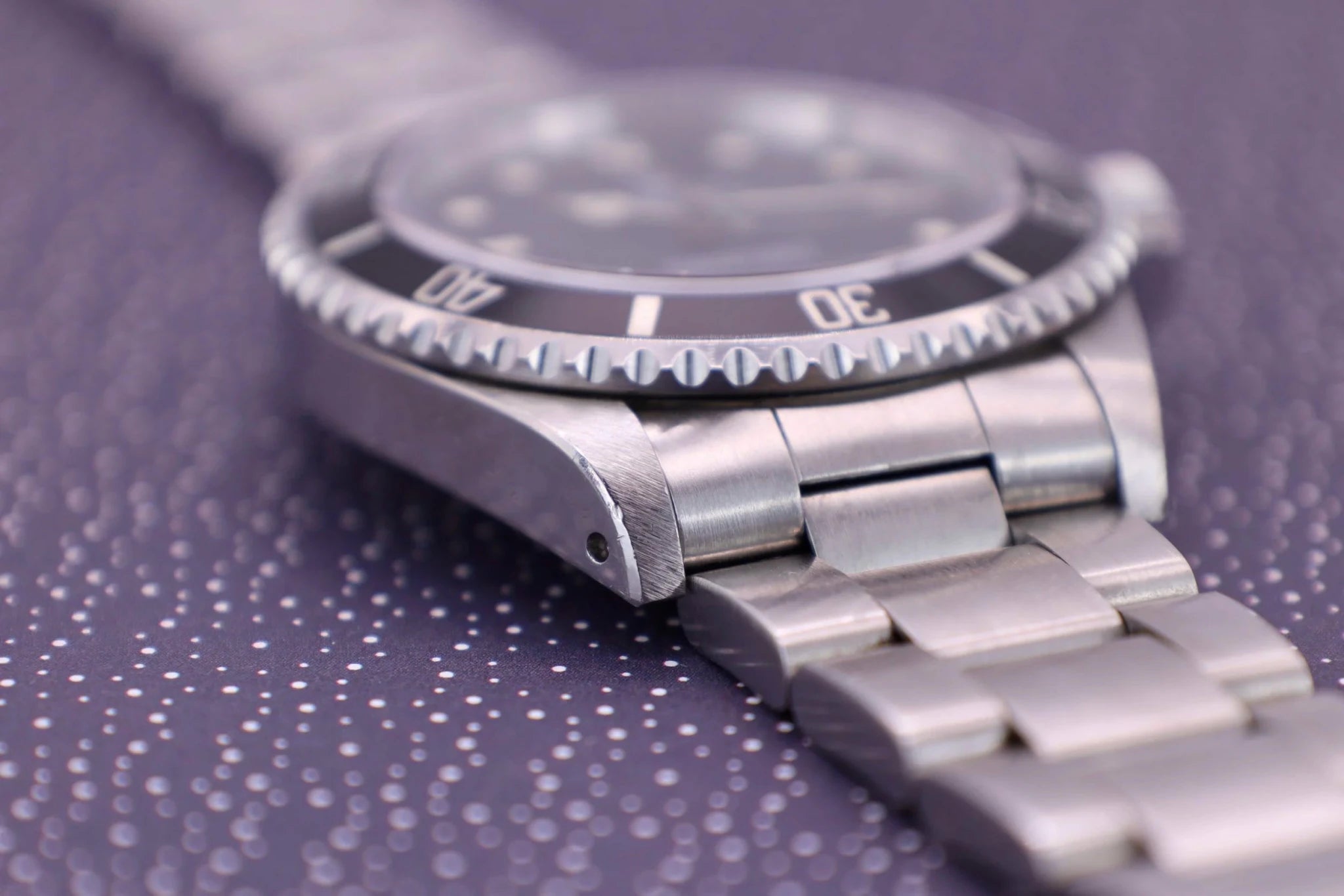 1996 Rolex Submariner Ref. 14060 | Creamy Tritium | Box and Papers - Sierra Time Co