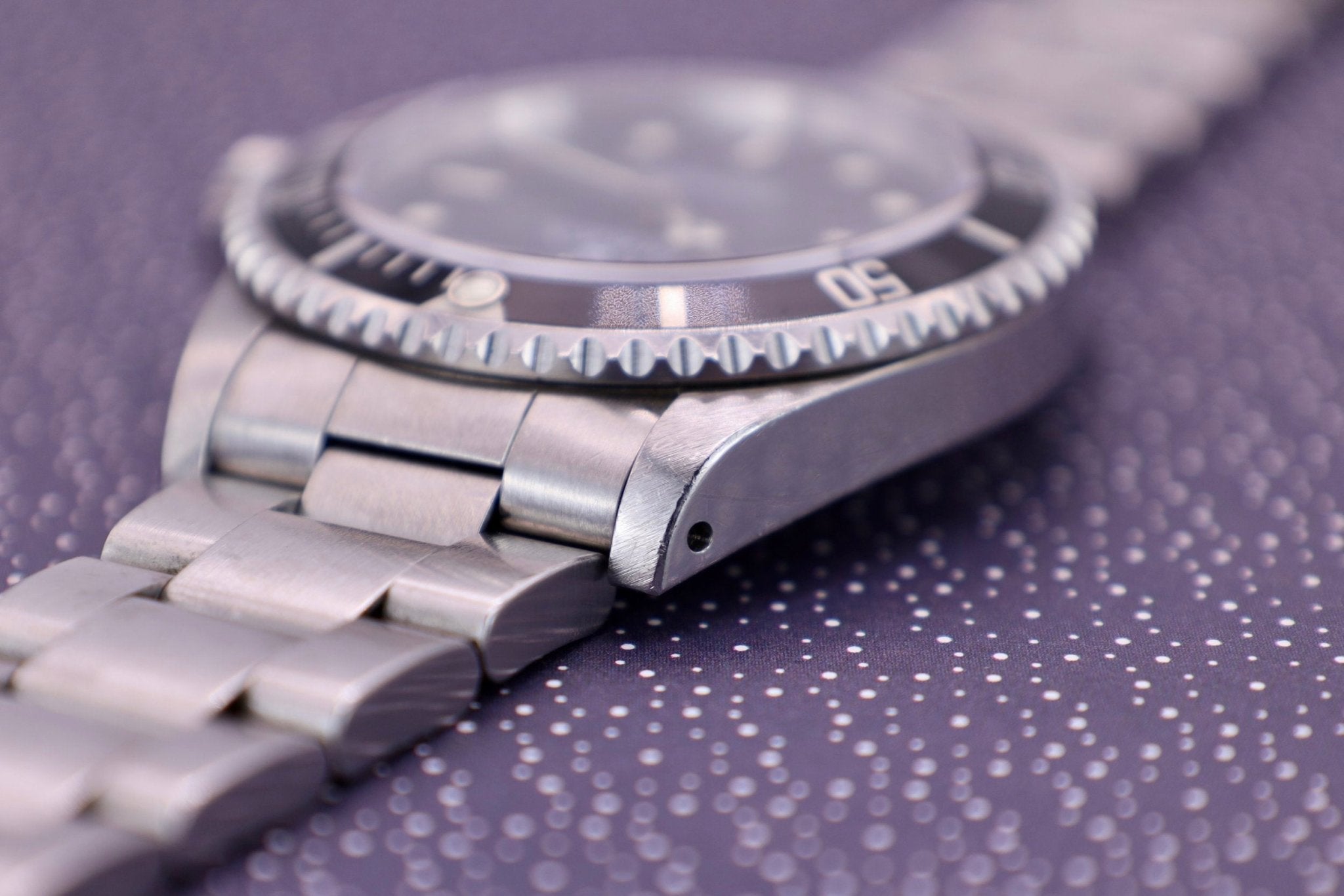 1996 Rolex Submariner Ref. 14060 | Creamy Tritium | Box and Papers - Sierra Time Co