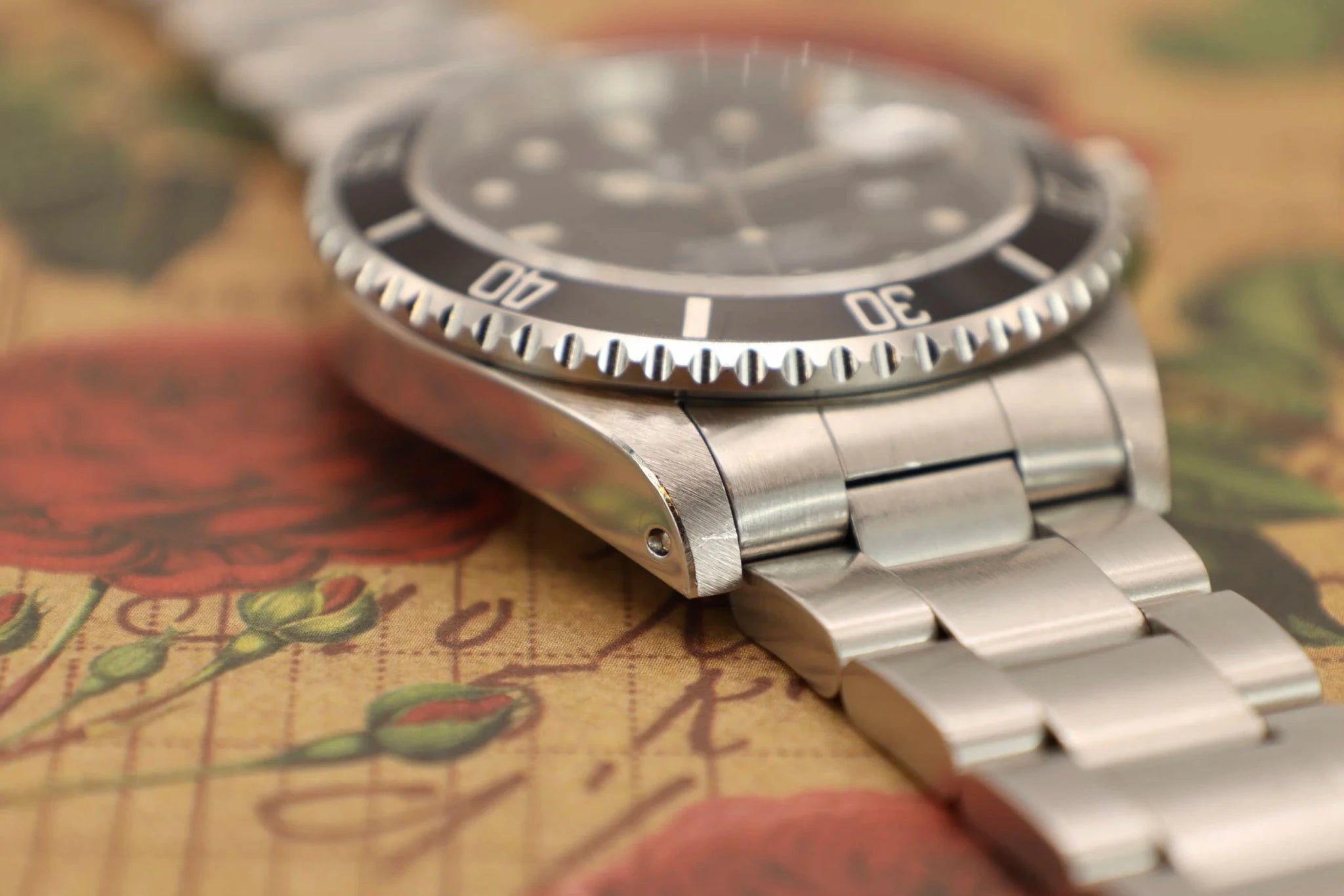 1996 Rolex Submariner Ref. 16610 | Creamy Patina | Box and Papers - Sierra Time Co