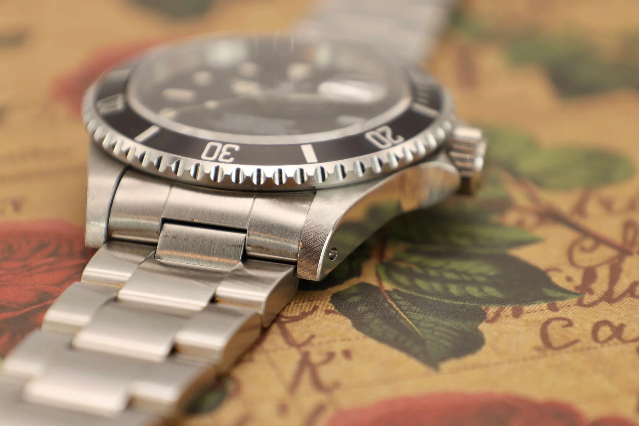 1996 Rolex Submariner Ref. 16610 | Creamy Patina | Box and Papers - Sierra Time Co