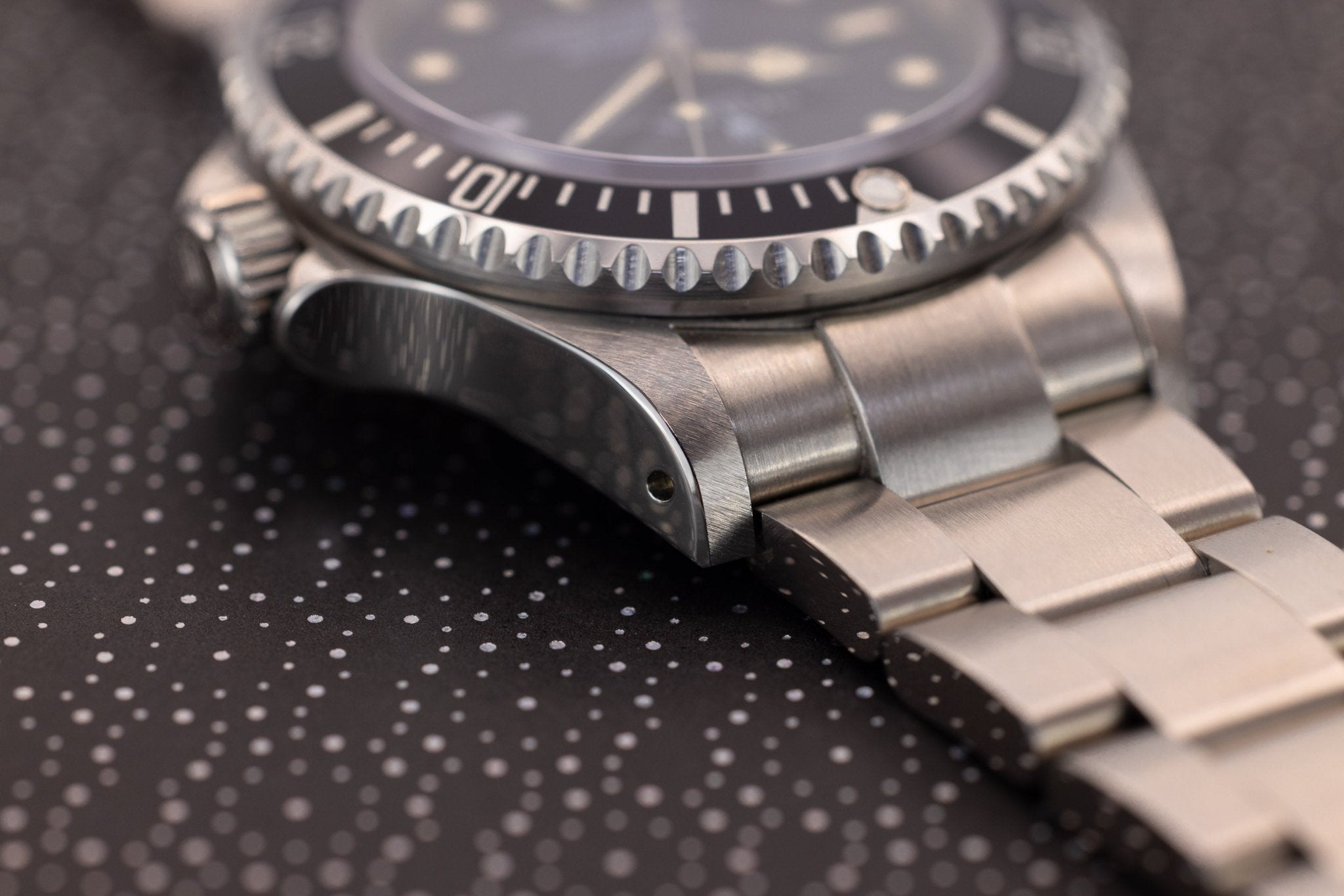 1997 Rolex Sea-Dweller Ref. 16600 | NOS | Vivid Patina | Full Set - Sierra Time Co