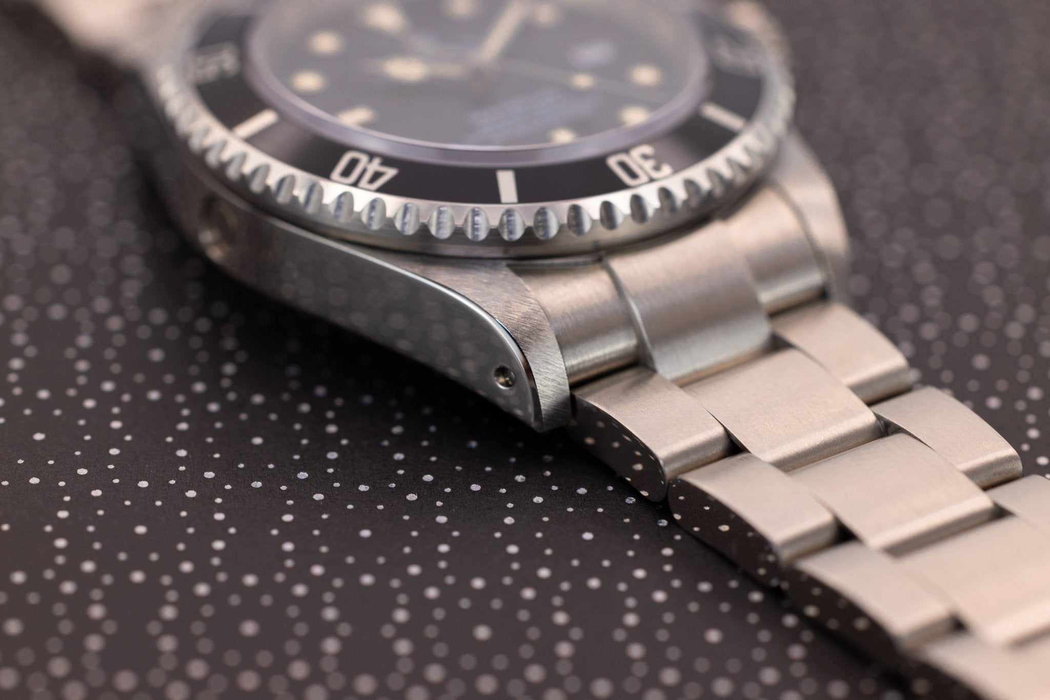1997 Rolex Sea-Dweller Ref. 16600 | NOS | Vivid Patina | Full Set - Sierra Time Co