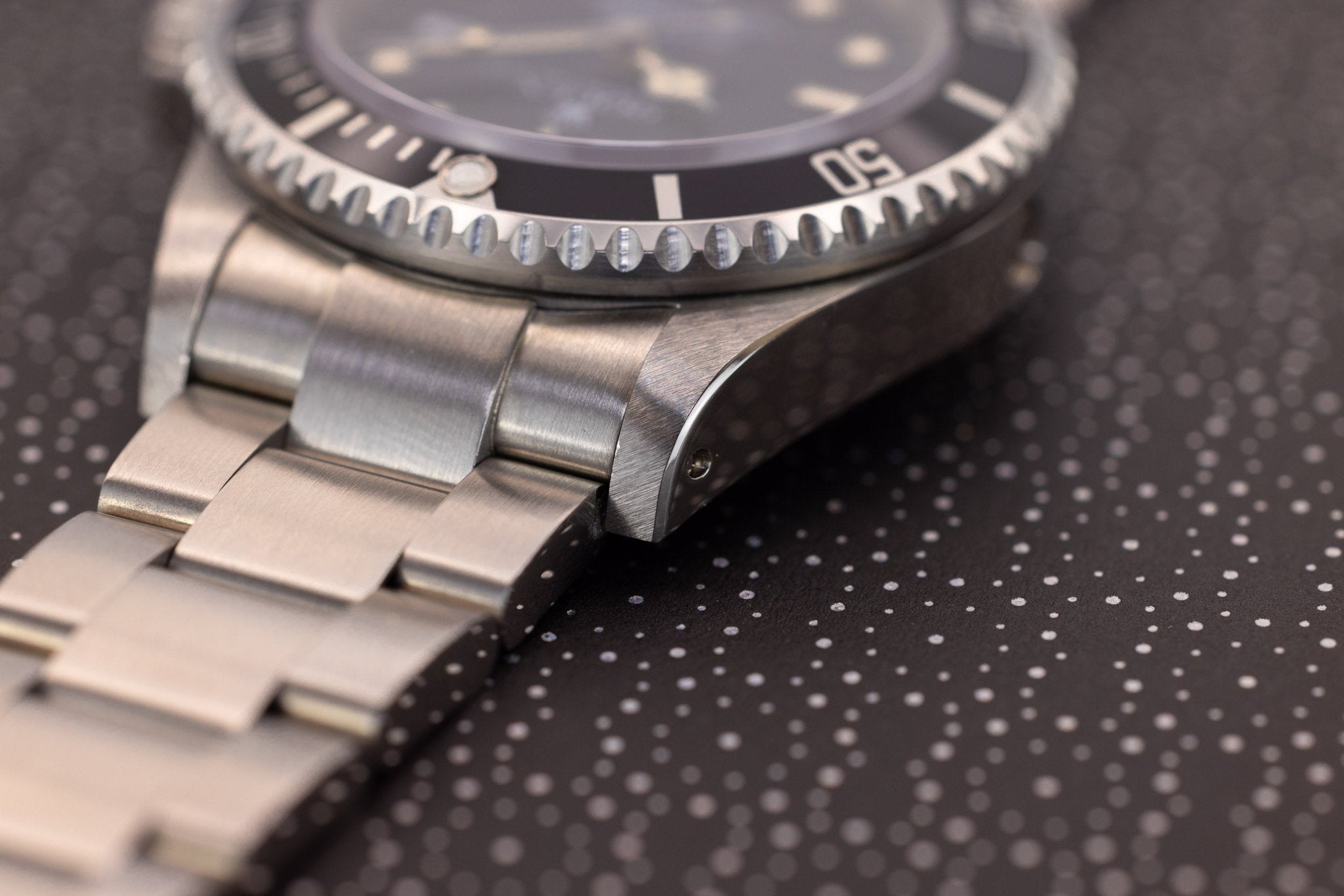 1997 Rolex Sea-Dweller Ref. 16600 | NOS | Vivid Patina | Full Set - Sierra Time Co