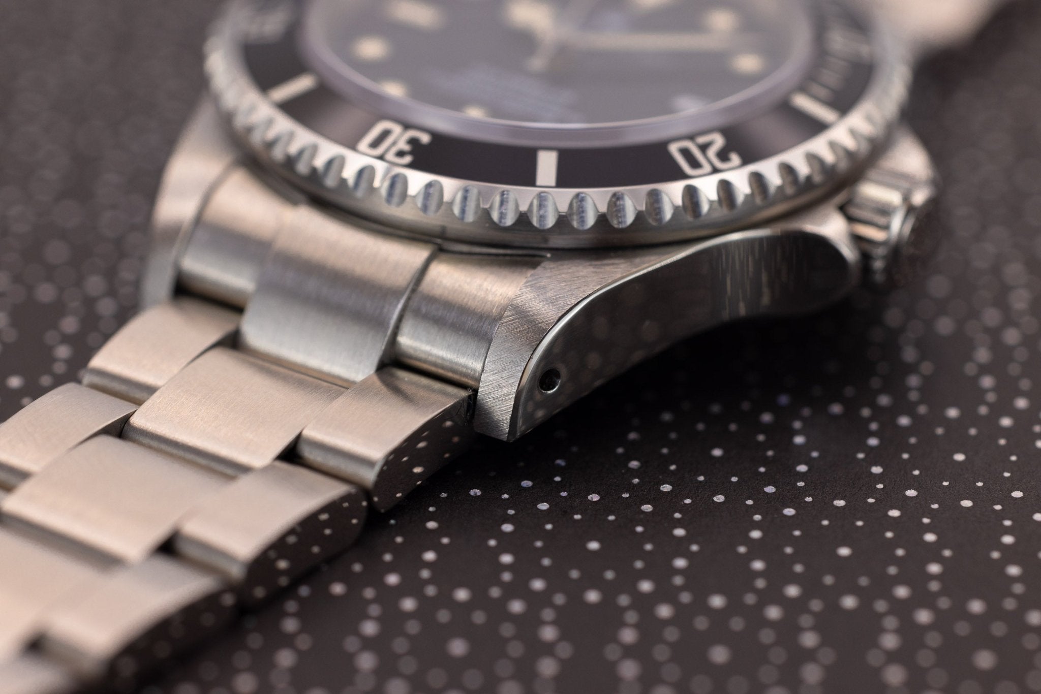 1997 Rolex Sea-Dweller Ref. 16600 | NOS | Vivid Patina | Full Set - Sierra Time Co