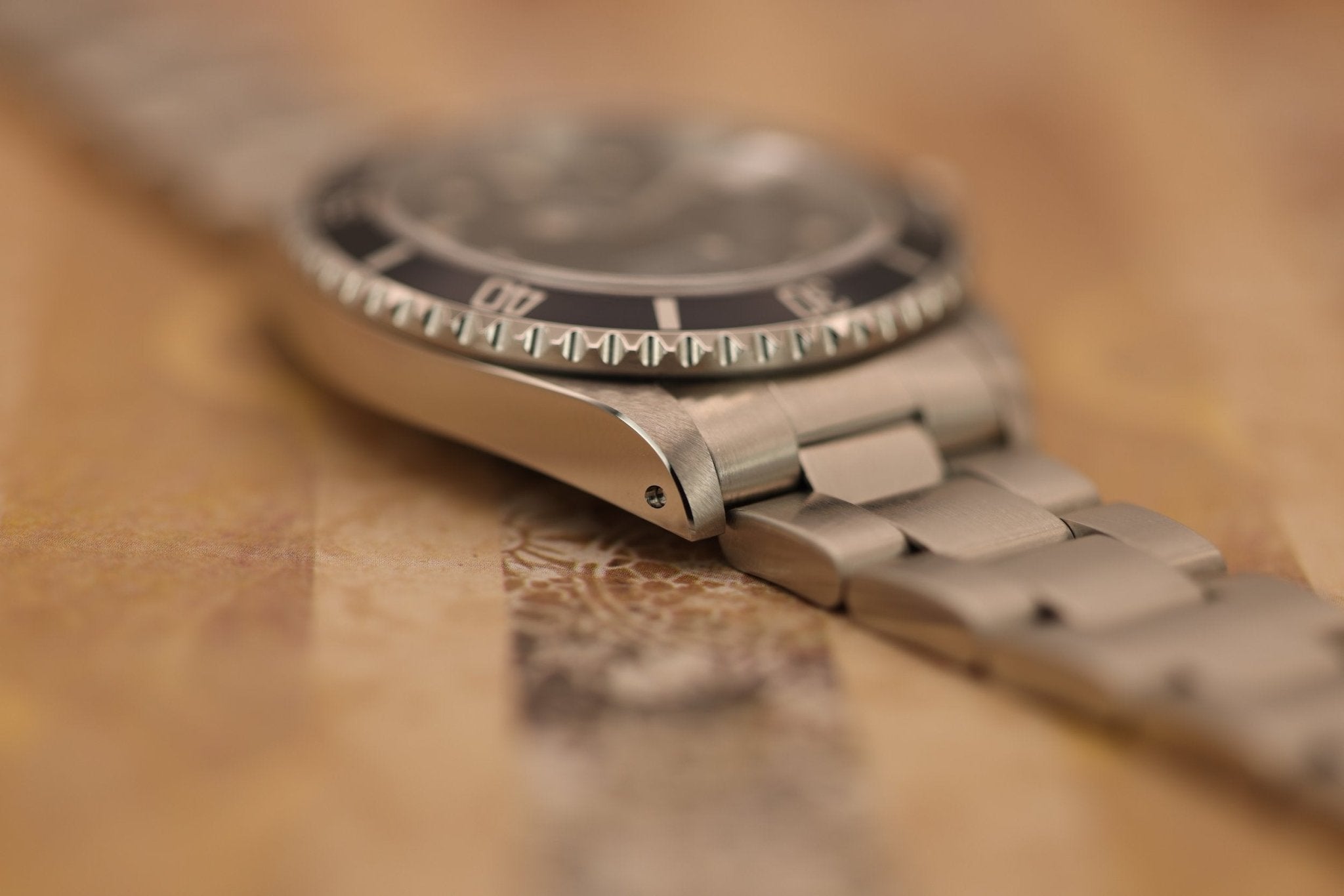 1997 Rolex Submariner Ref. 16610 | Creamy Patina | Full Set - Sierra Time Co