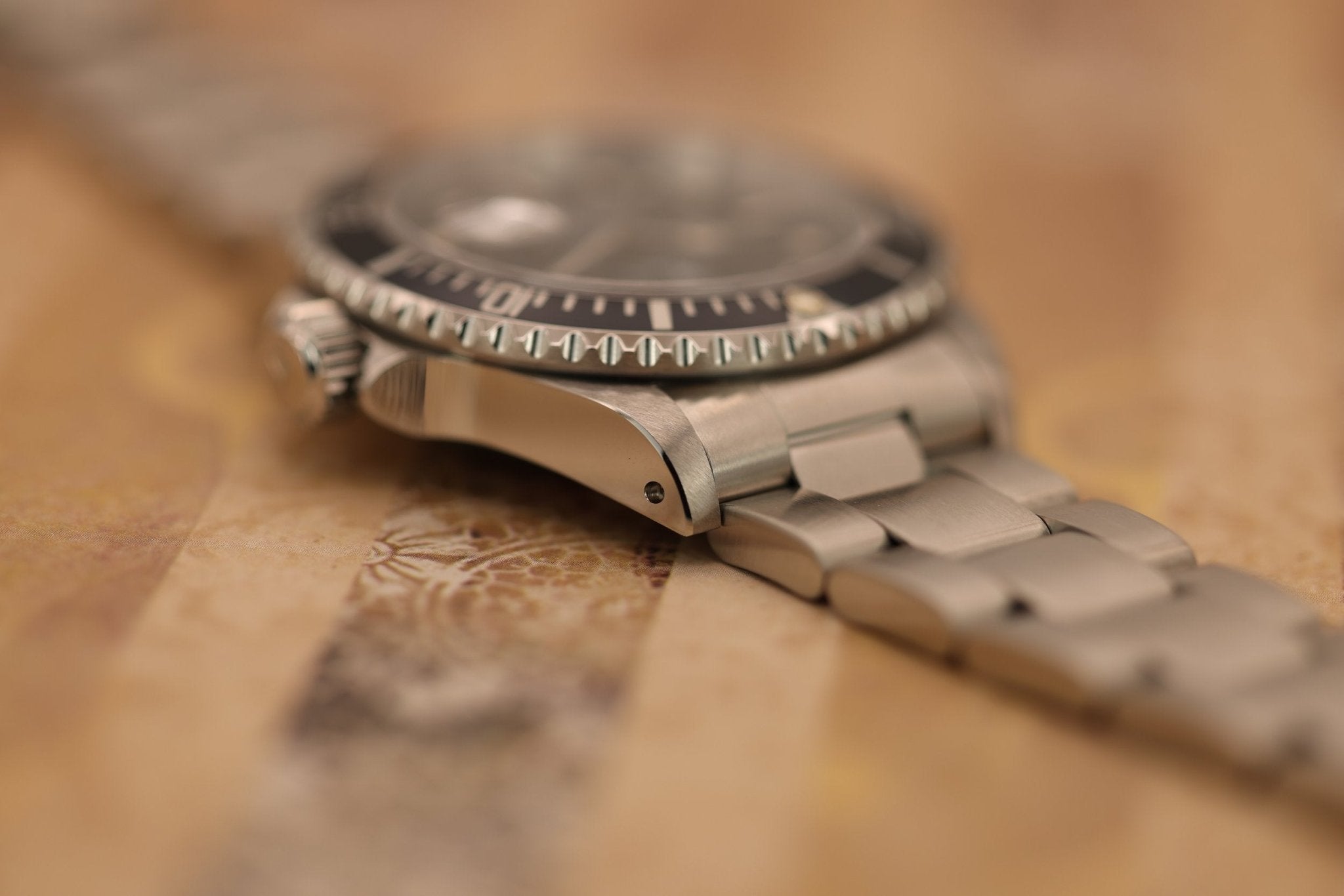 1997 Rolex Submariner Ref. 16610 | Creamy Patina | Full Set - Sierra Time Co