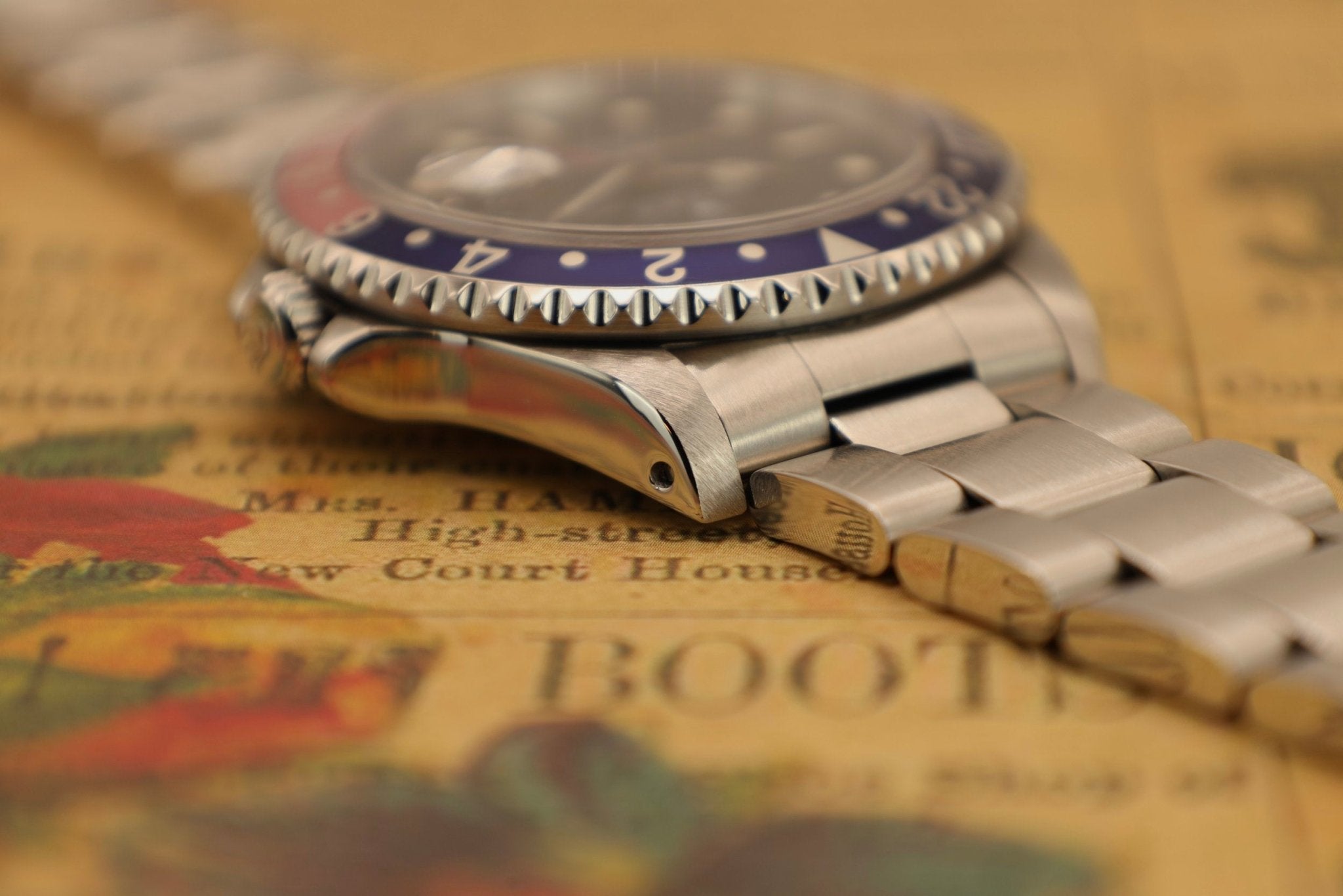 1998 Rolex GMT Master Ref. 16700 Pepsi | Creamy Patina | Box and Papers - Sierra Time Co