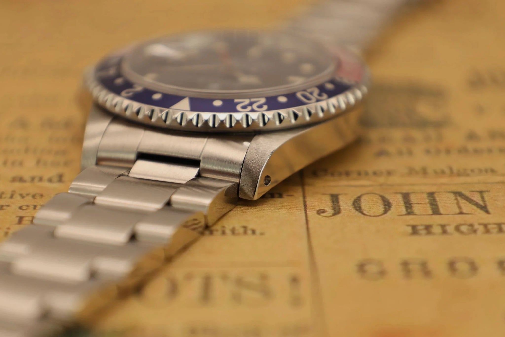 1998 Rolex GMT Master Ref. 16700 Pepsi | Creamy Patina | Box and Papers - Sierra Time Co