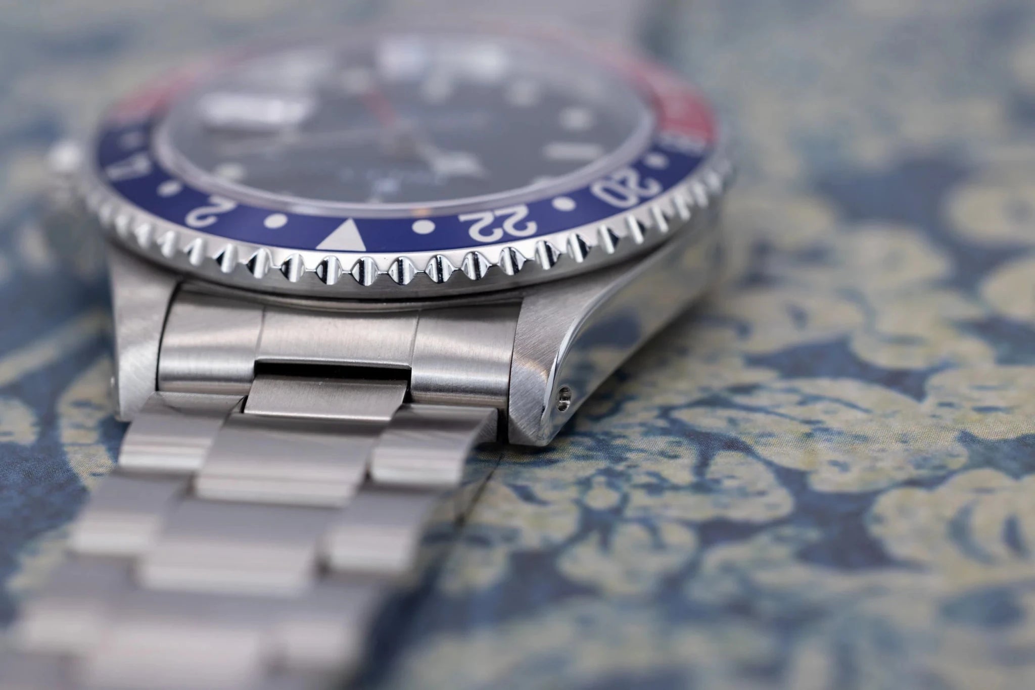 1998 Rolex GMT Master Ref. 16700 Pepsi | Swiss only | Box and Papers - Sierra Time Co
