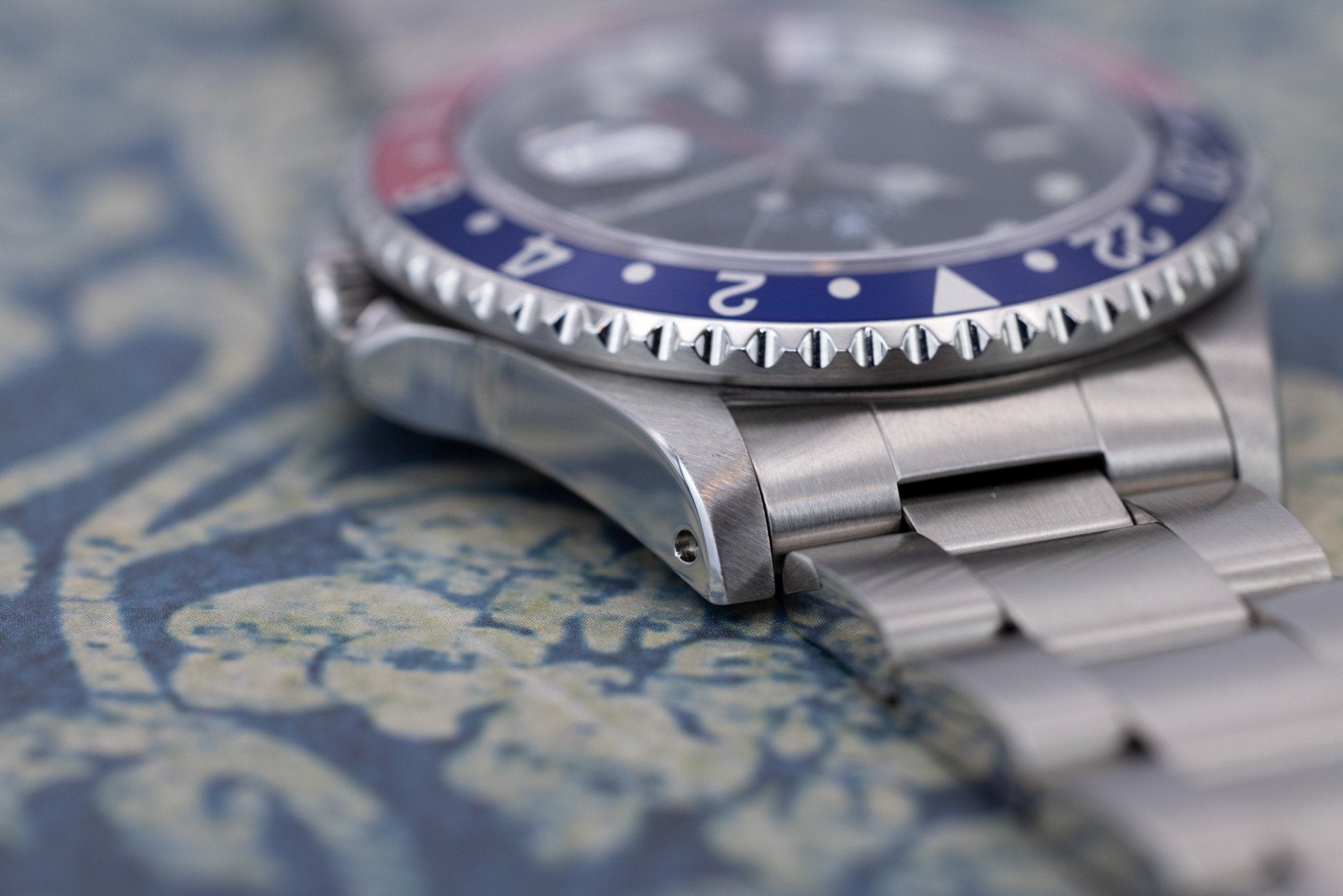 1998 Rolex GMT Master Ref. 16700 Pepsi | Swiss only | Box and Papers - Sierra Time Co